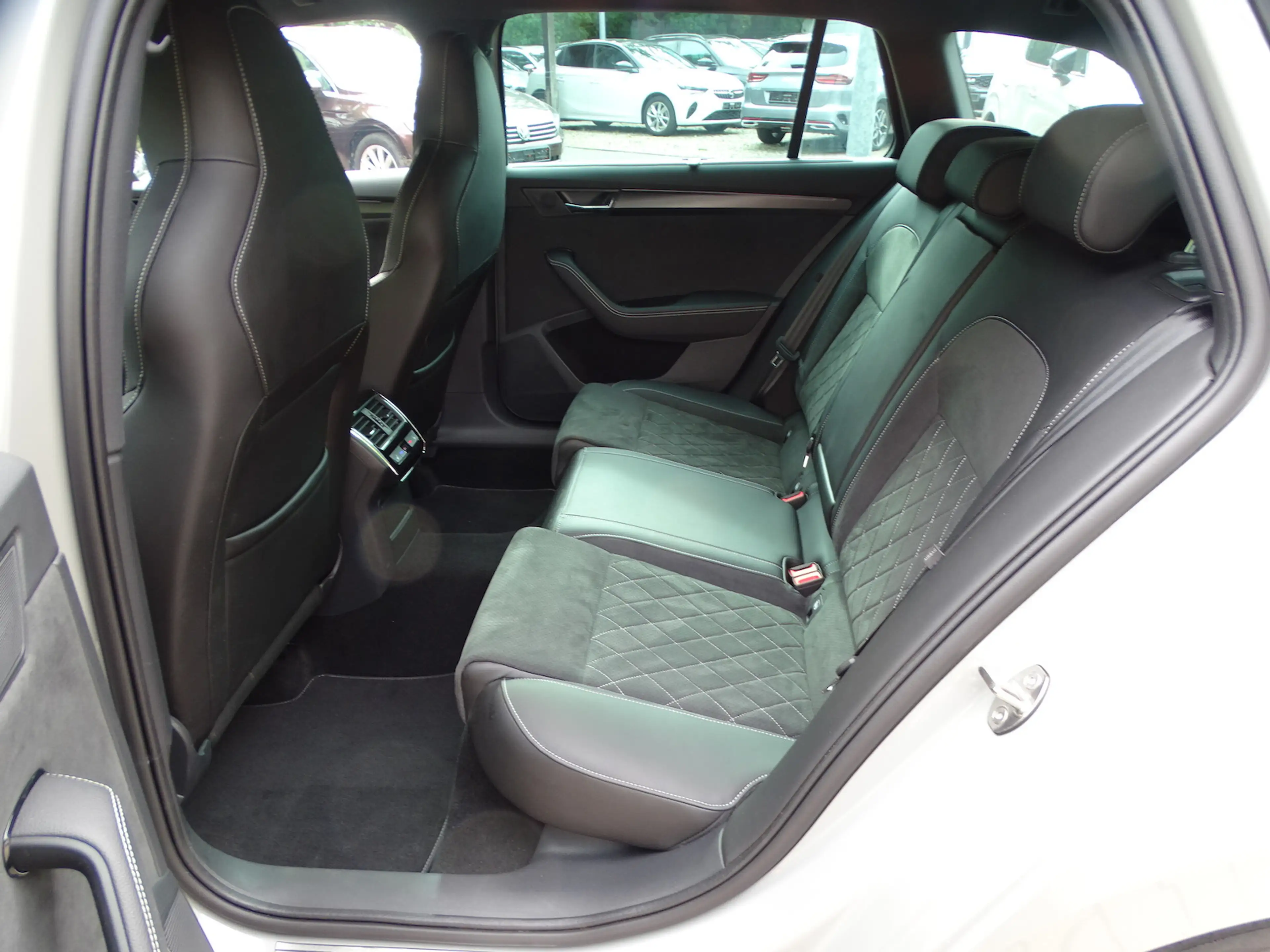 Skoda Superb 1.4 TSI Hybrid Sportline iV Standheizung — photo 7