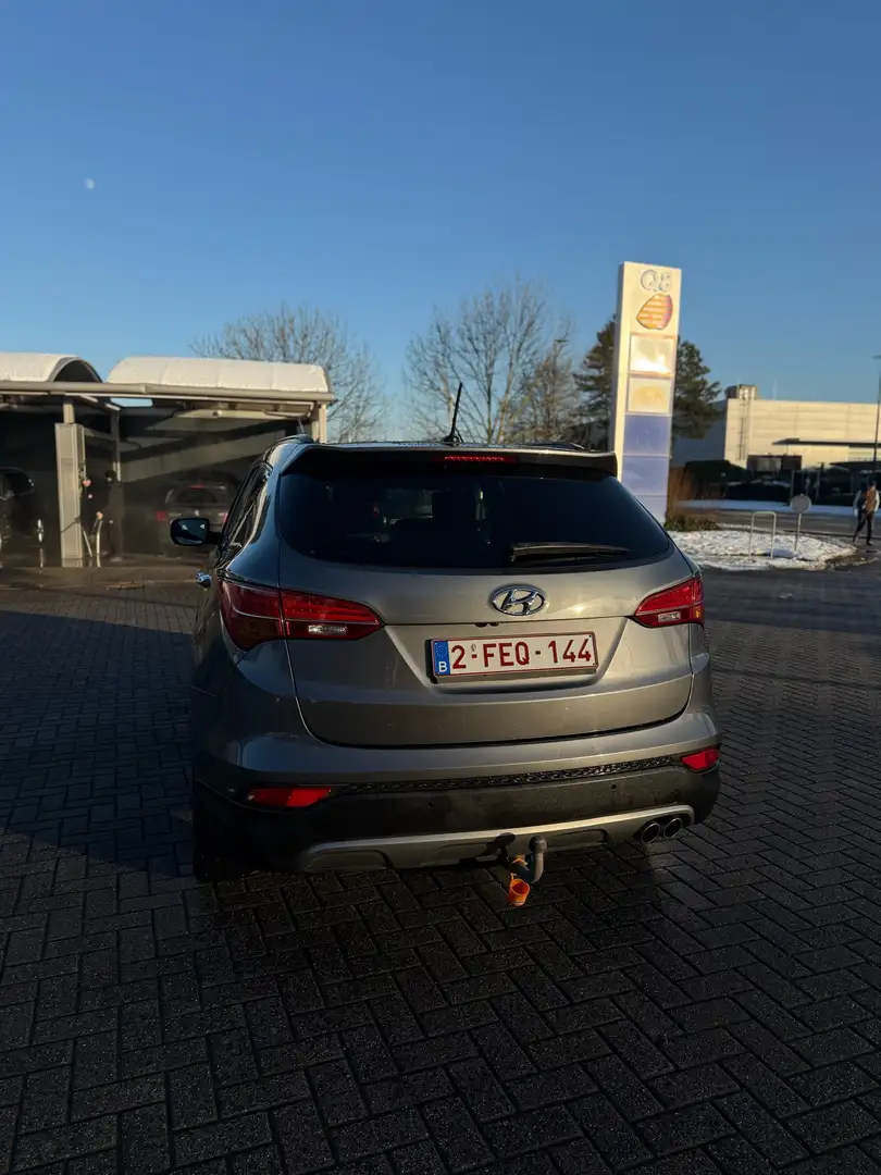 Hyundai SANTA FE 2.0 CRDI 2WD Trend - 2
