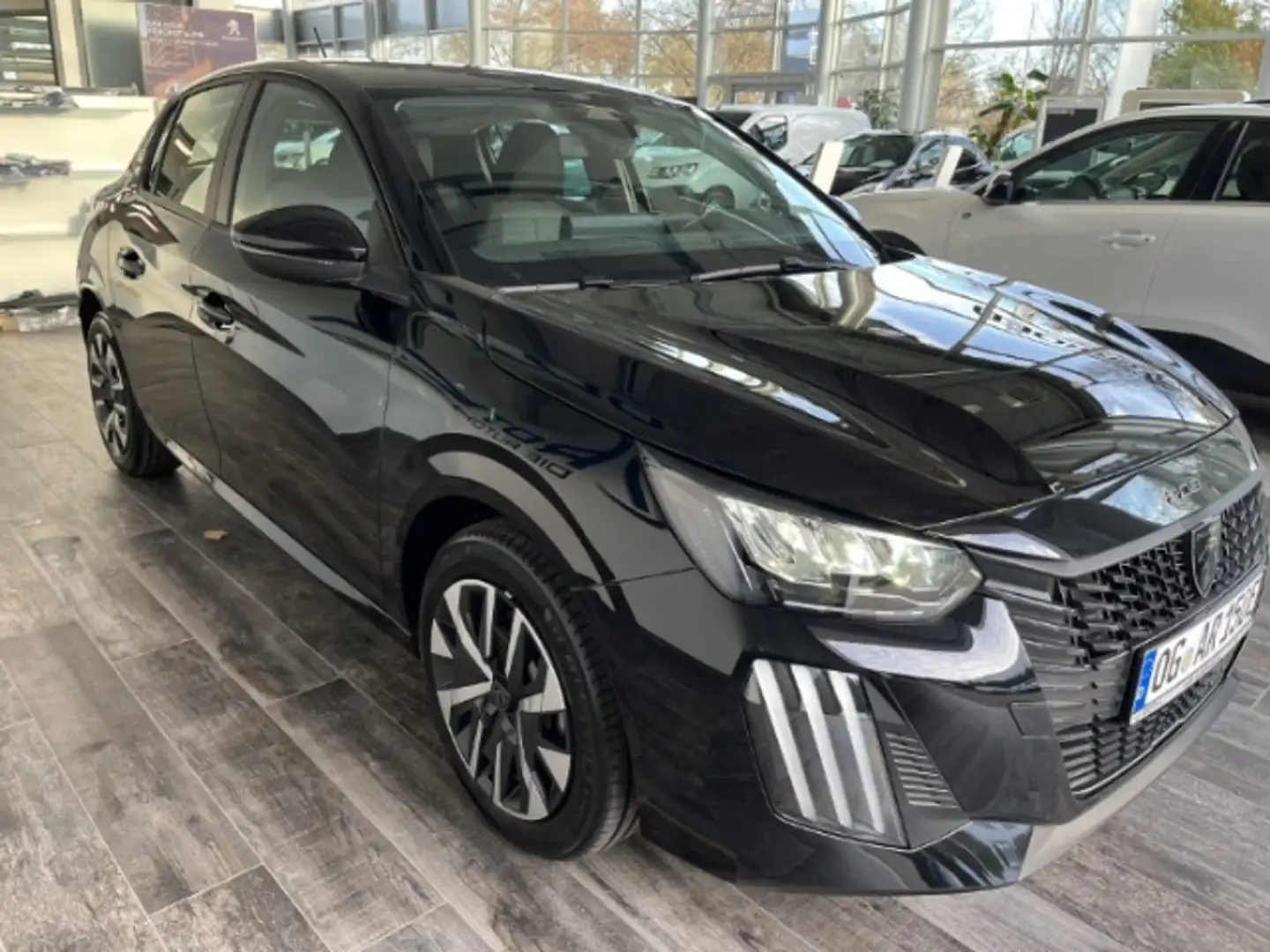 Peugeot 208 e-136 Style Navi Klimaautom DAB SHZ Spurhalteass. Schwarz - 2