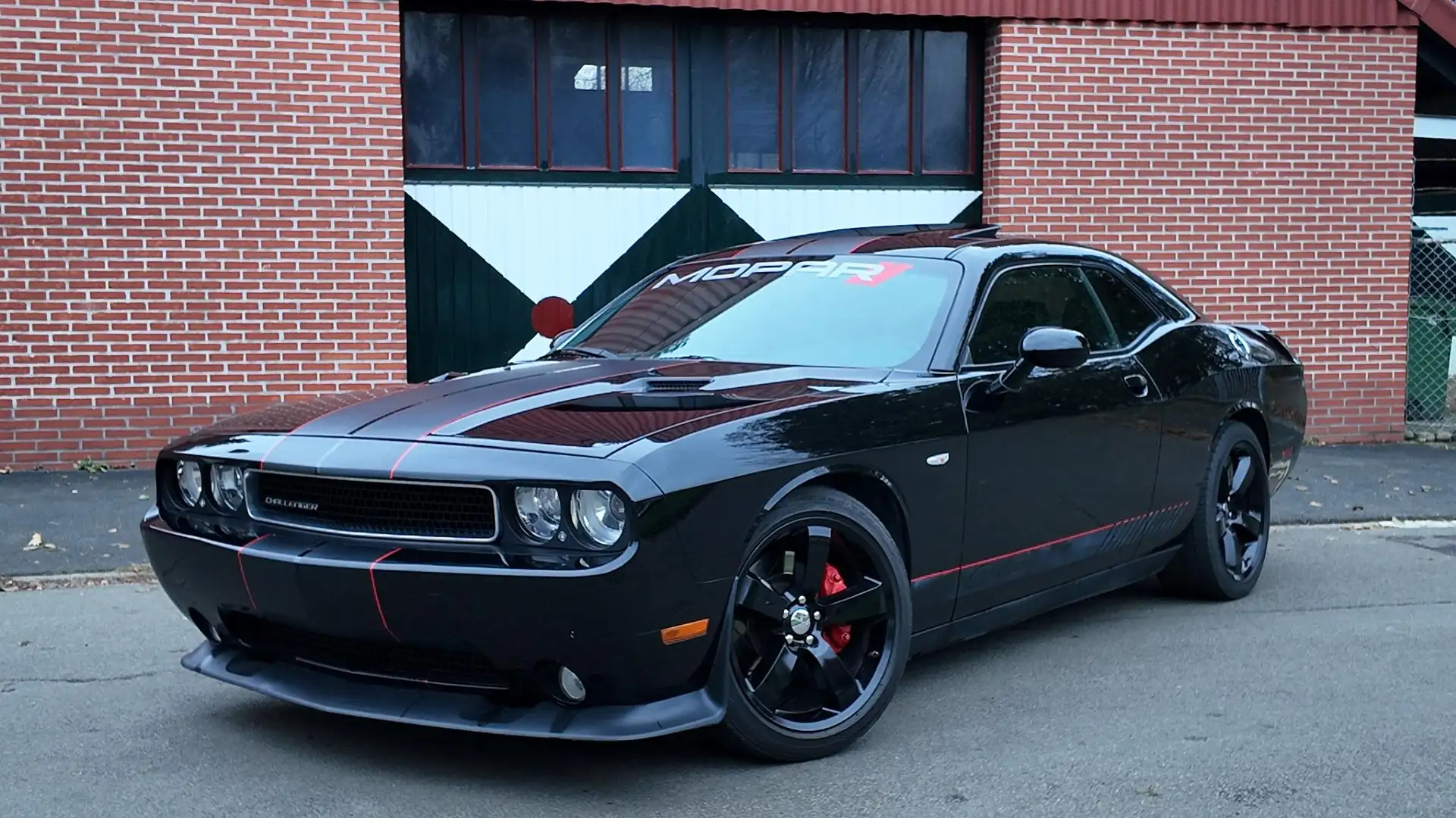 Dodge Challenger SRT8 6.4L V8 Noir - 1