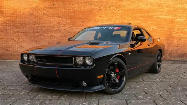 Dodge Challenger SRT8 6.4L V8