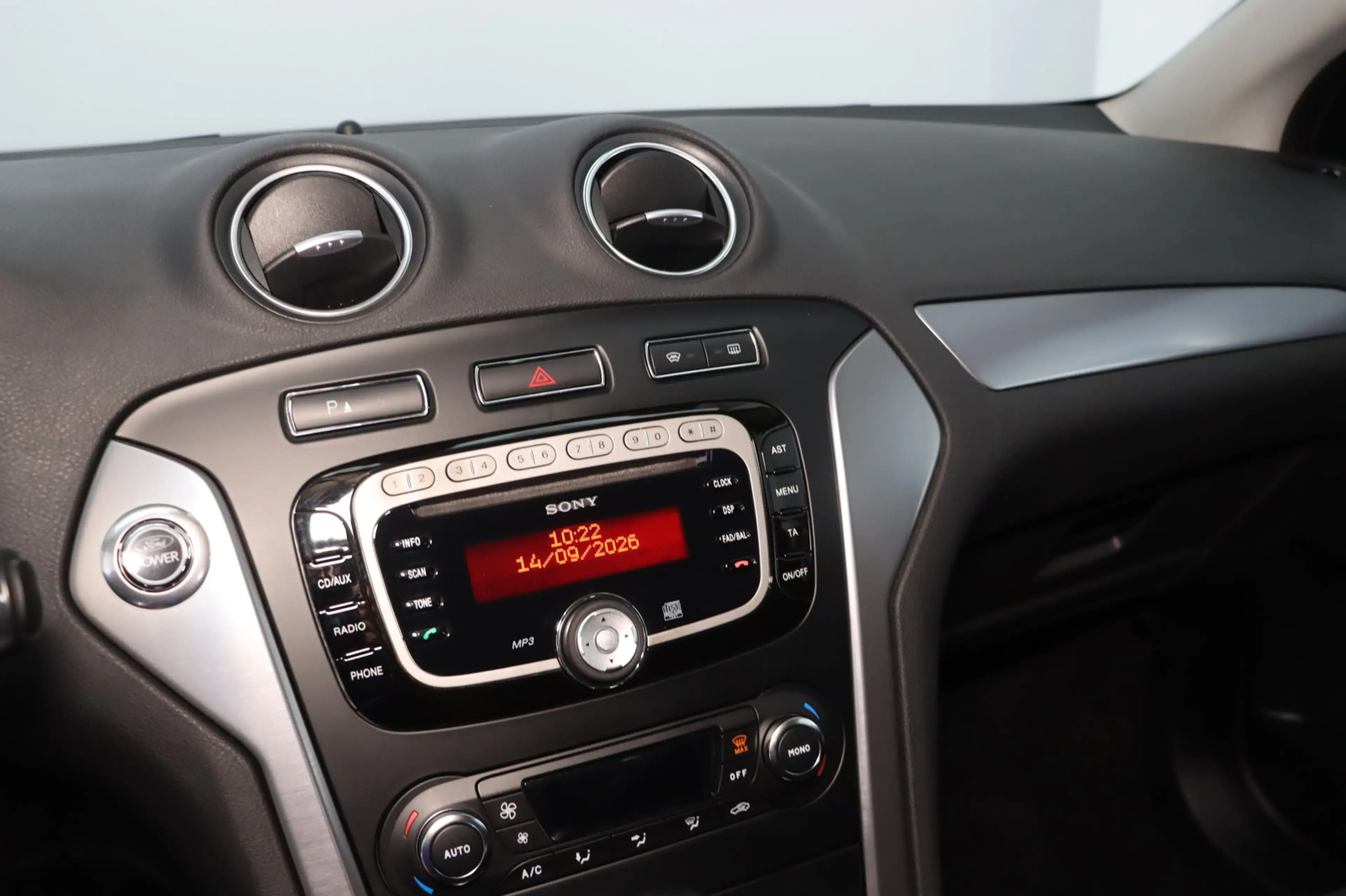 Ford Mondeo Turnier 2.0i Titanium * Sitzhzg * Top — photo 14