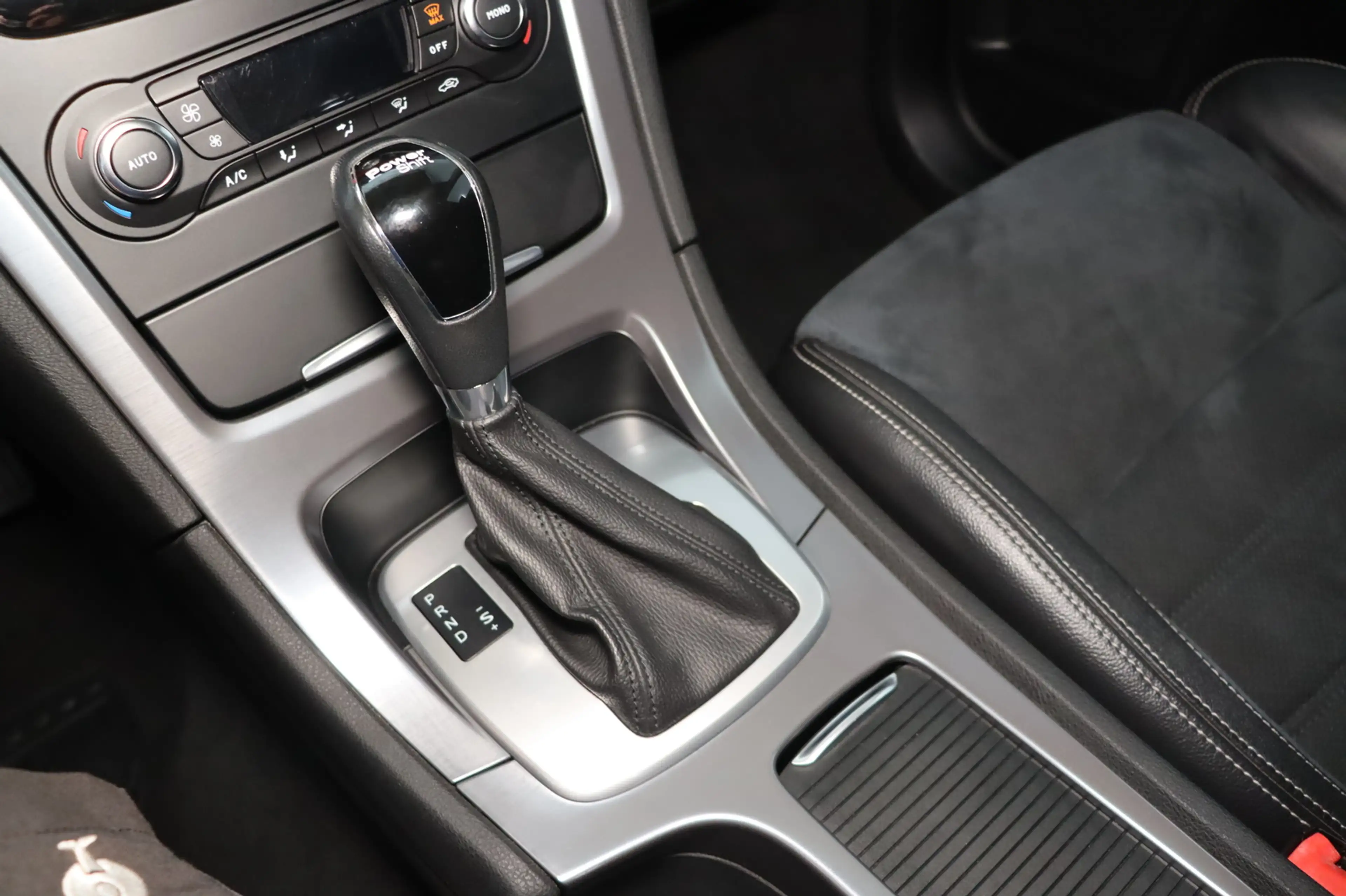 Ford Mondeo Turnier 2.0i Titanium * Sitzhzg * Top — photo 15
