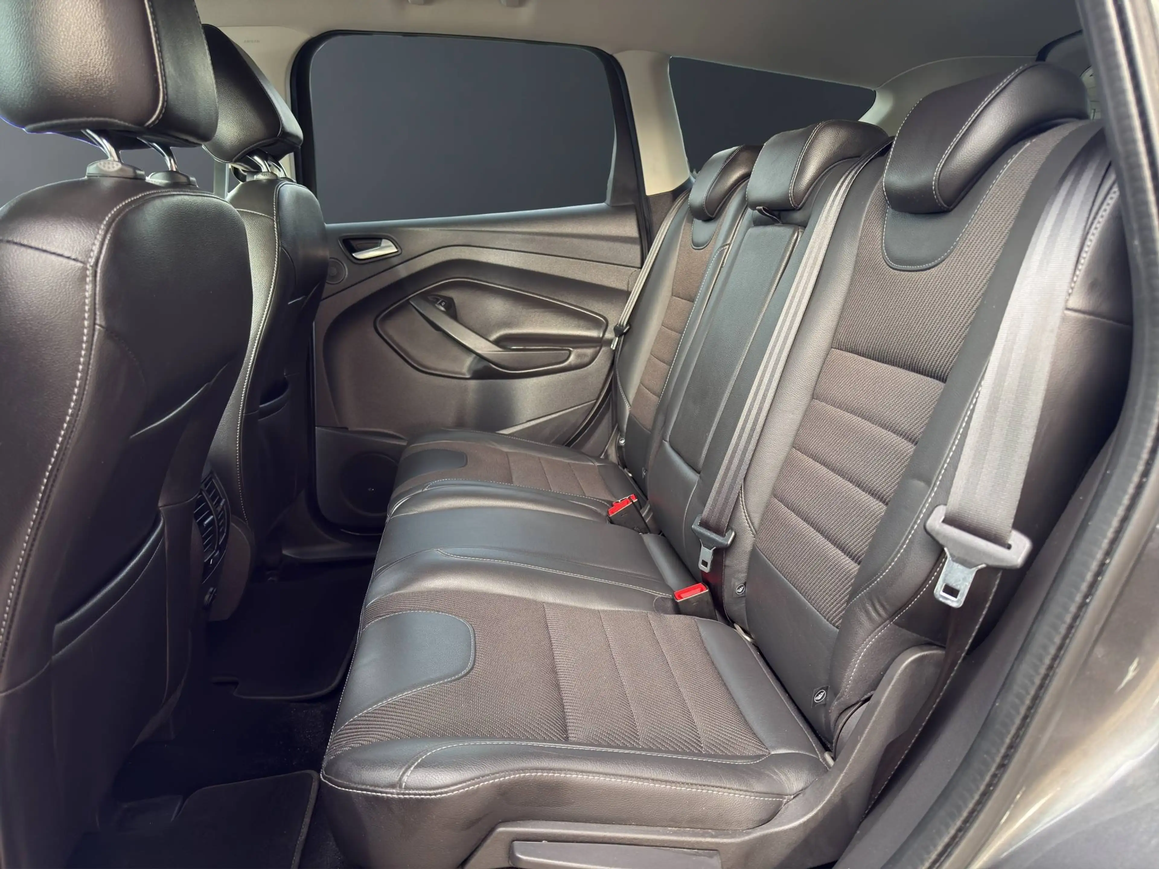Ford Kuga 2.0 TDCi Titanium 1.Hand — photo 15