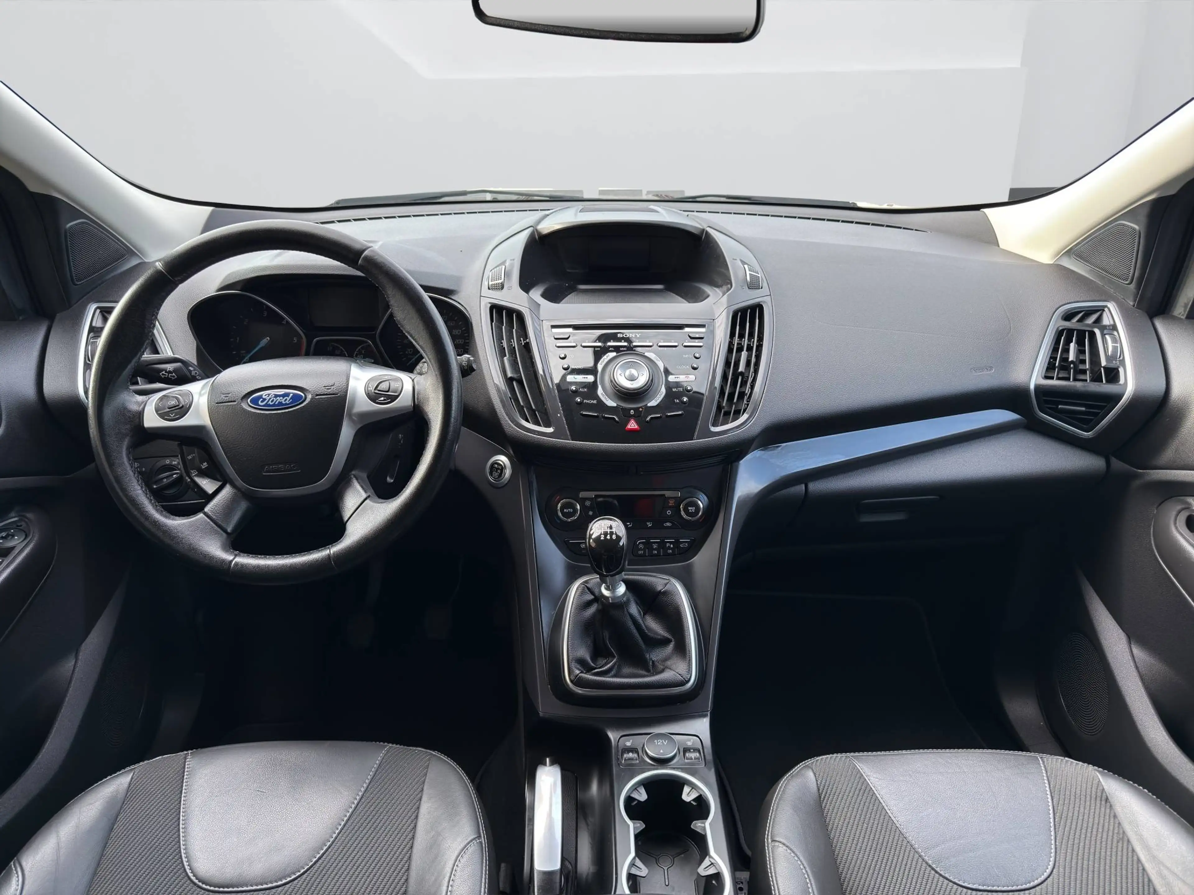 Ford Kuga 2.0 TDCi Titanium 1.Hand — photo 12