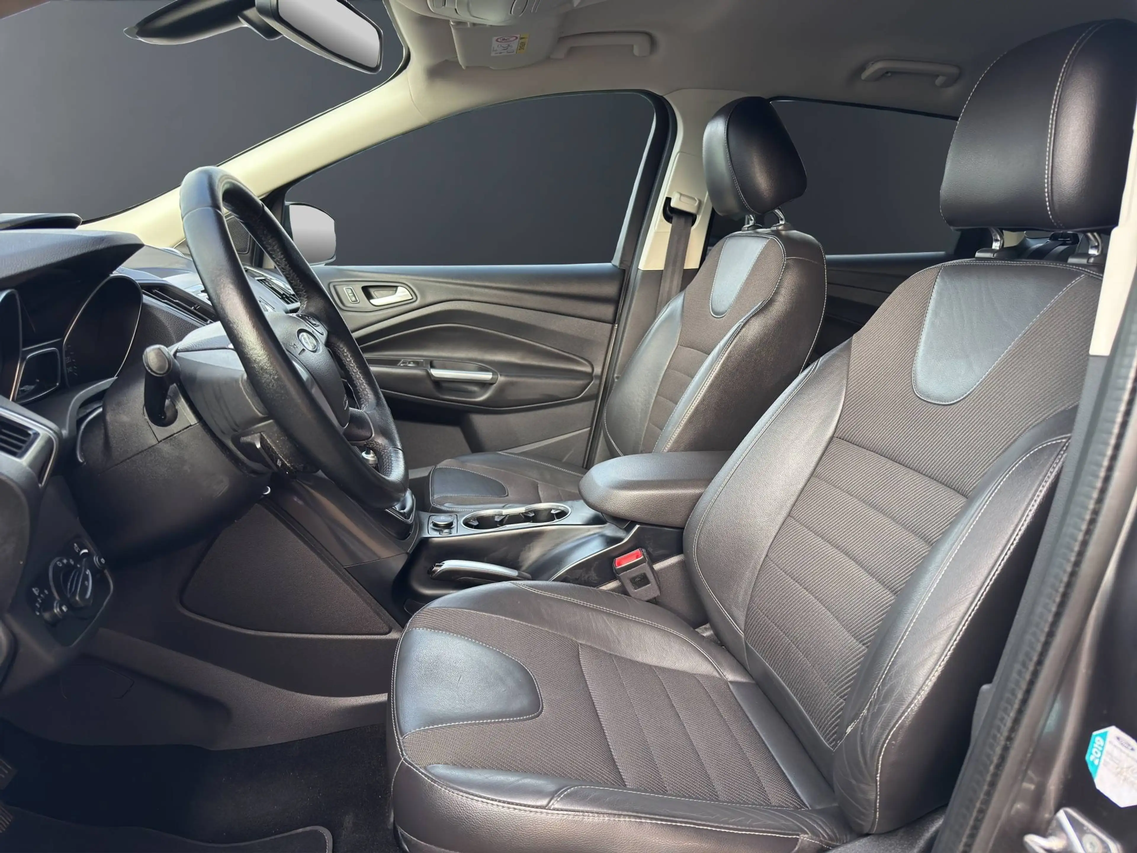 Ford Kuga 2.0 TDCi Titanium 1.Hand — photo 9