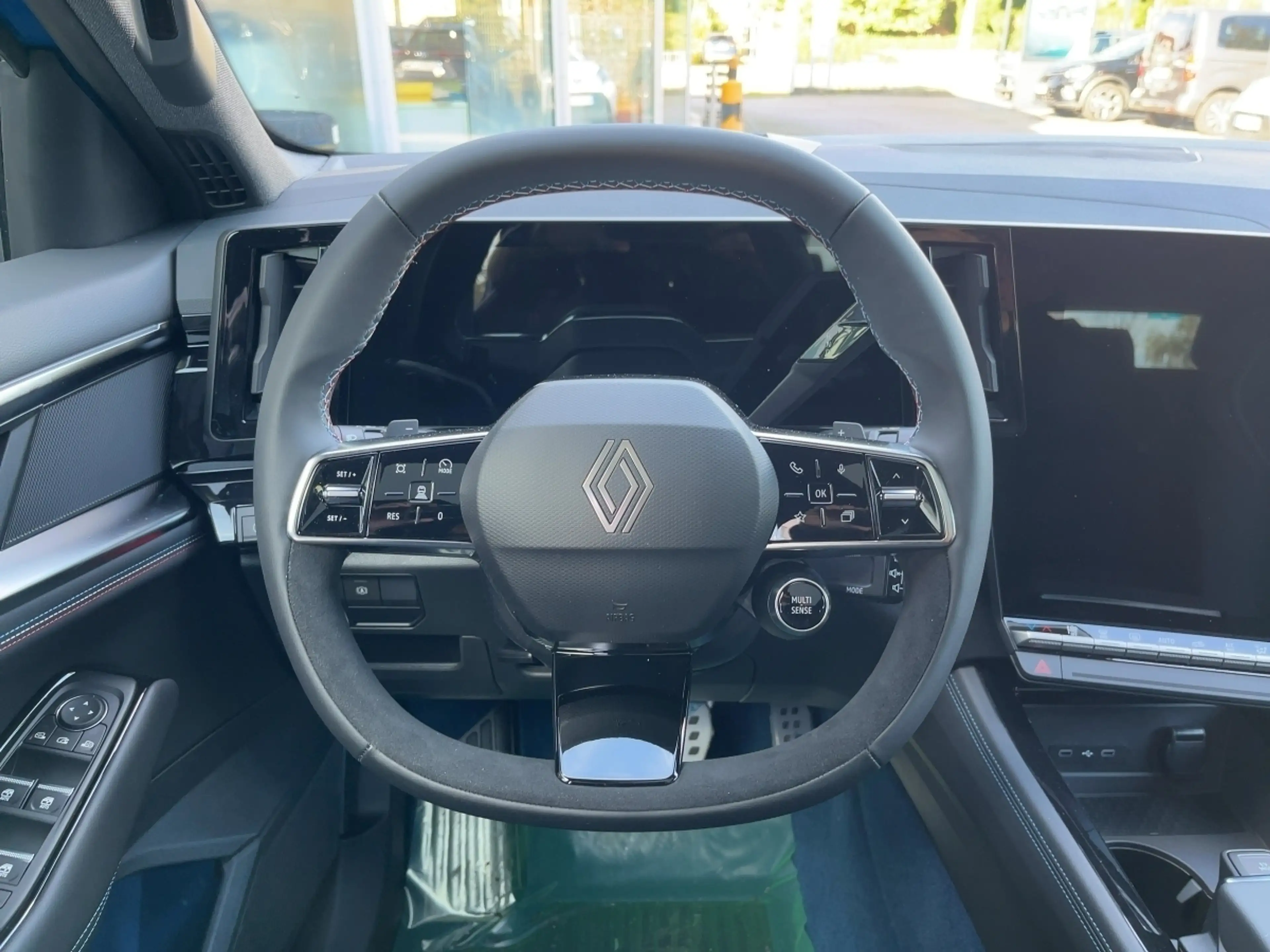 Renault Rafale Esprit Alpine E-Tech Plug-in Hybrid 300 4x4+PANO — photo 9
