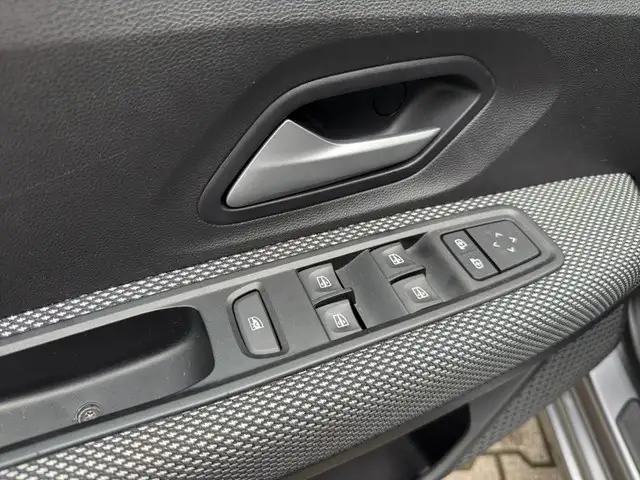 Dacia Sandero view 14