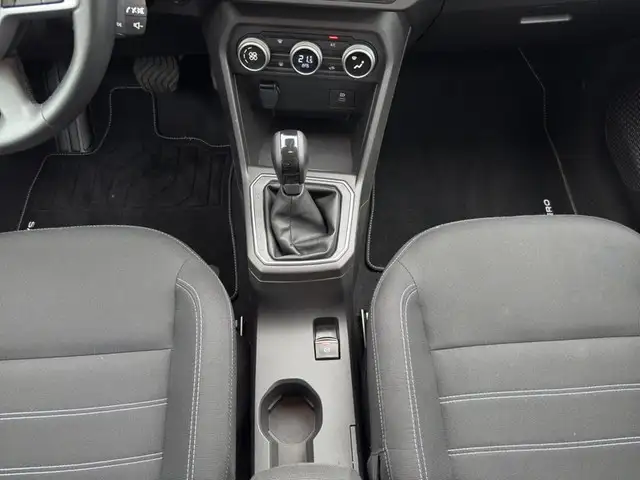 Dacia Sandero view 11