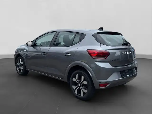 Dacia Sandero view 3