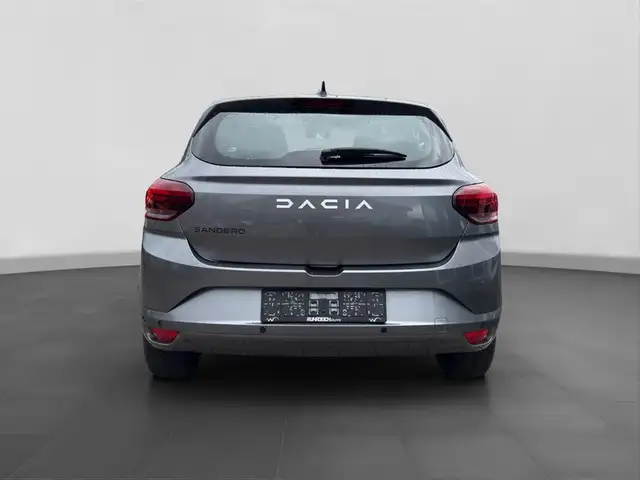 Dacia Sandero view 4