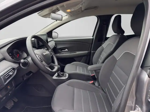 Dacia Sandero view 8