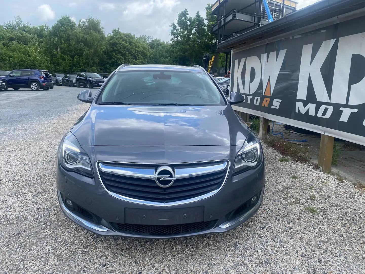 Opel Insignia Sports Tourer 1.6 CDTi ecoFLEX Cosmo Grau - 2