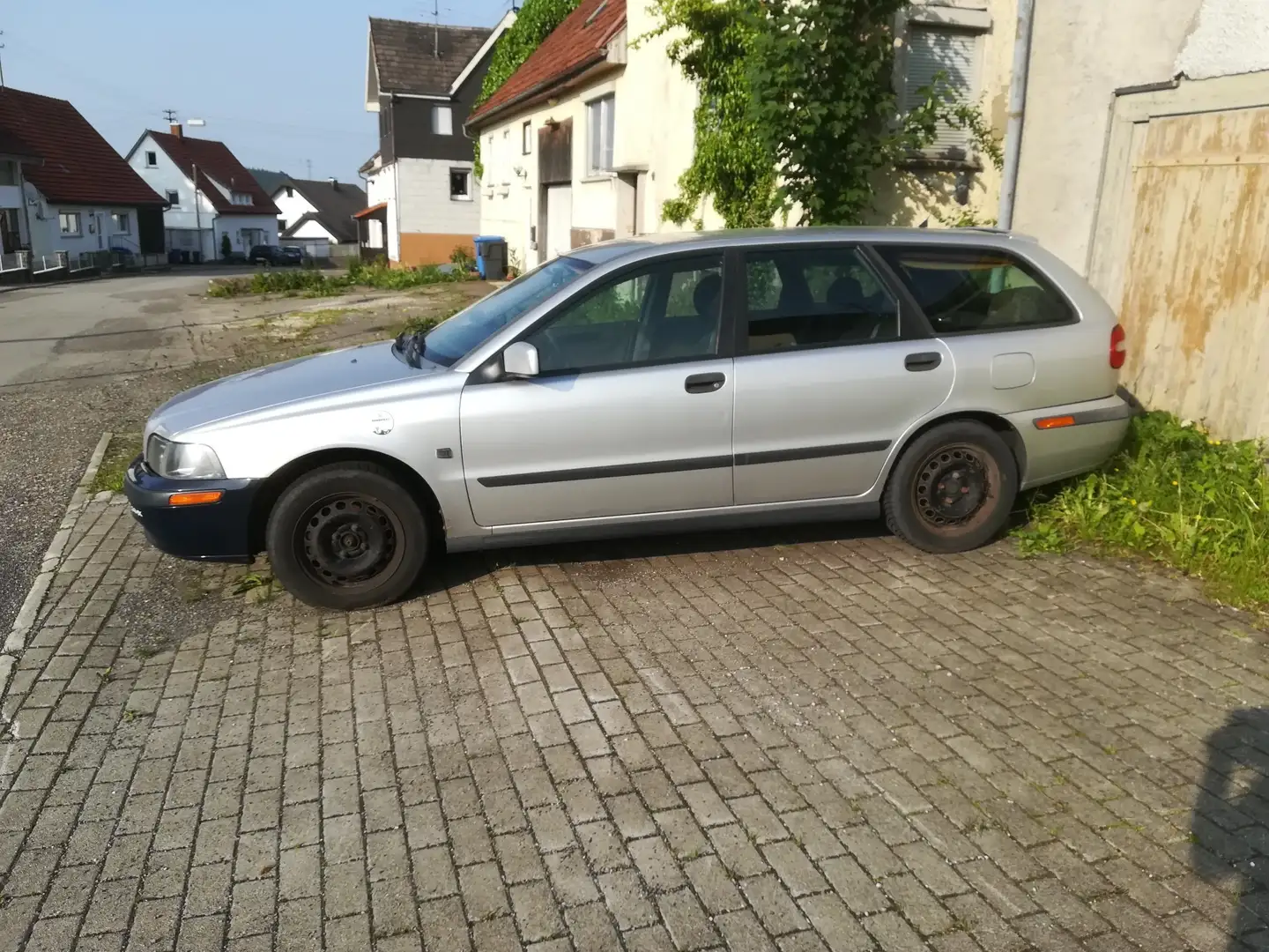 Volvo V40 1.8 Silber - 2
