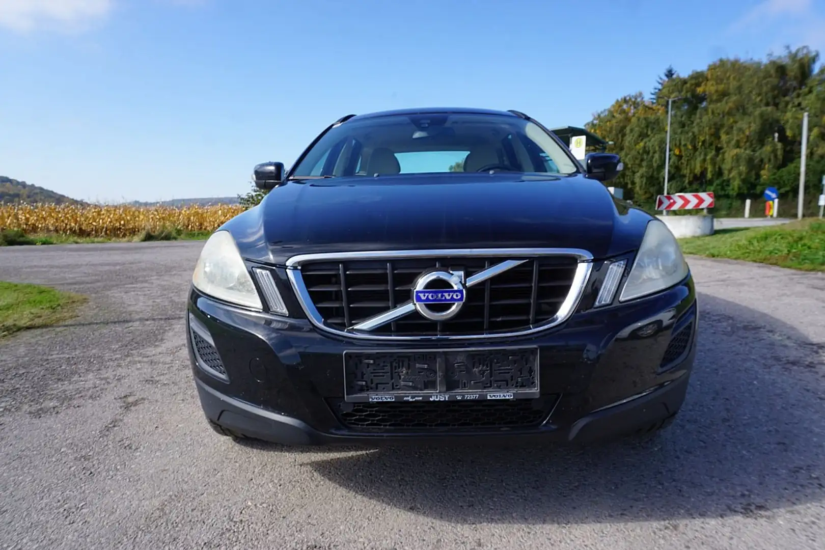 Volvo XC60 FWD Kinetic Drive Schwarz - 1