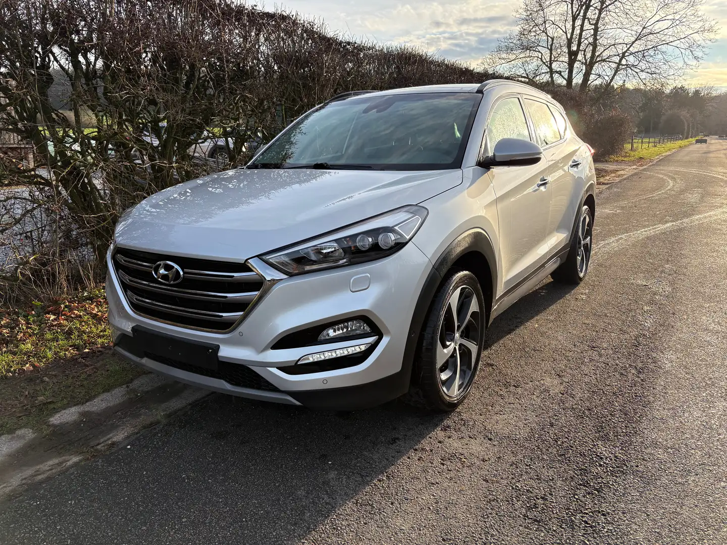 Hyundai TUCSON Tucson 2.0 CRDi 4WD Premium Silber - 1