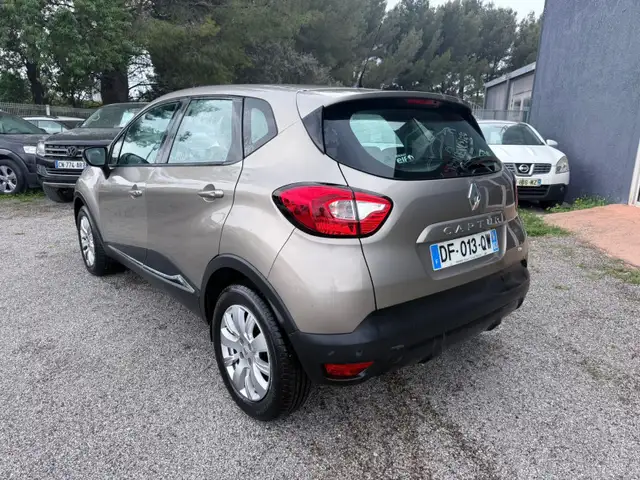 Renault Captur view 2