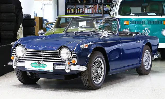 Triumph TR4