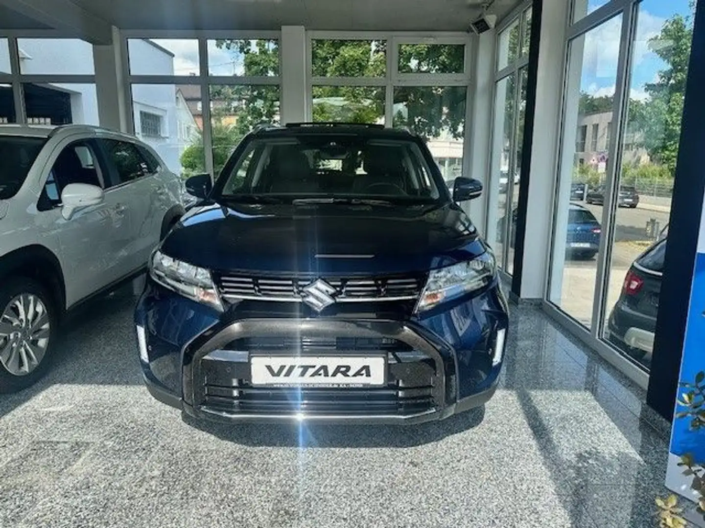 Suzuki Vitara 1.4 Hybrid Comfort+ 4x4/Pano/Navi/LED Blau - 2