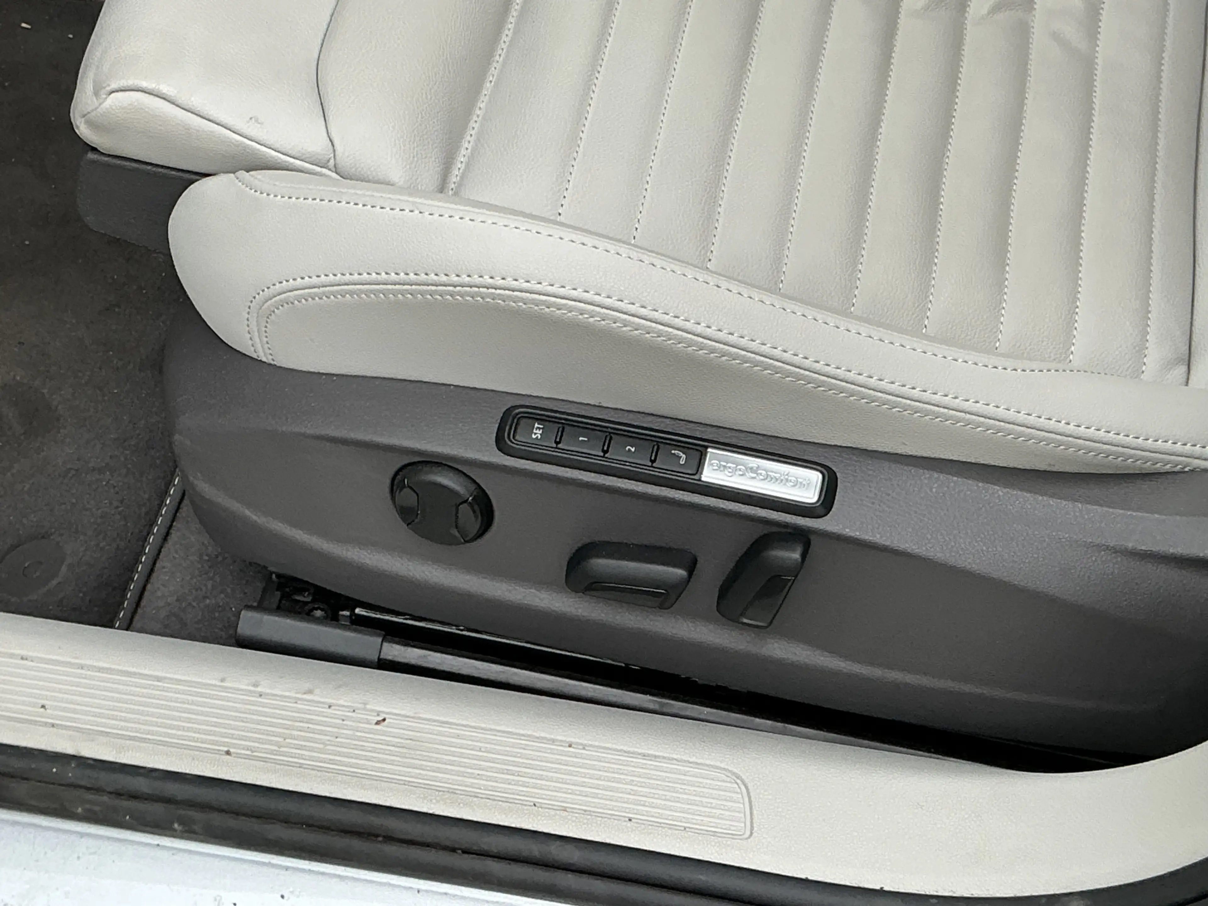 Volkswagen Passat GTE Leder Pano Memory 360Cam Navi HUD ACC — photo 9