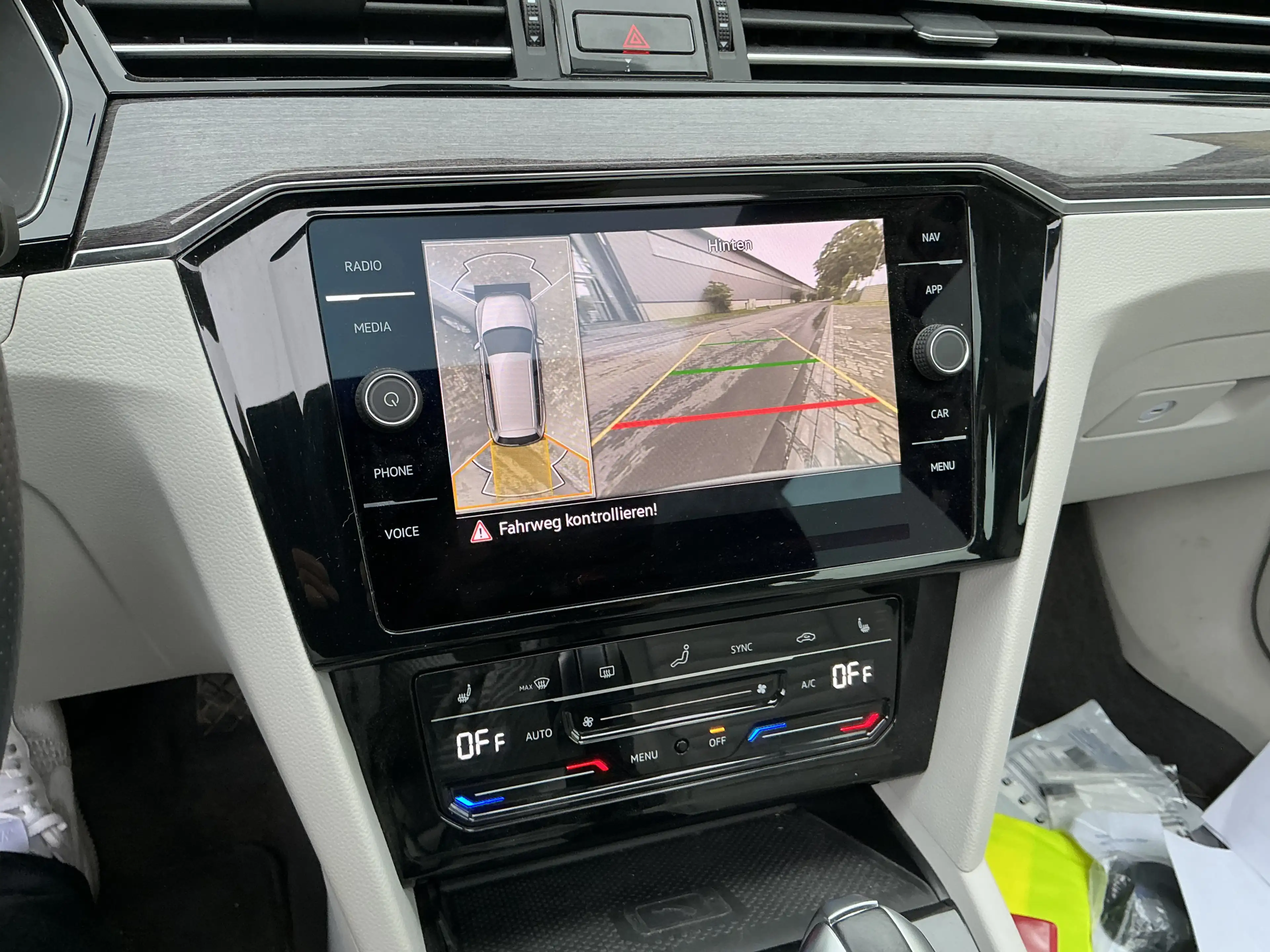 Volkswagen Passat GTE Leder Pano Memory 360Cam Navi HUD ACC — photo 11