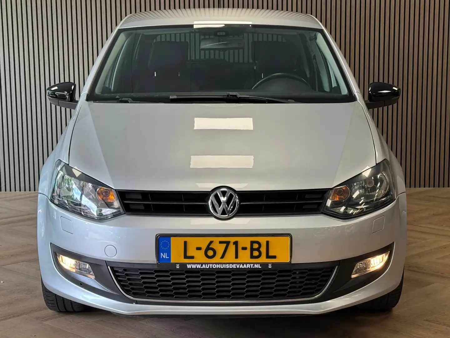 Volkswagen Polo 1.2-12V BlueMotion Comfortline Grijs - 2