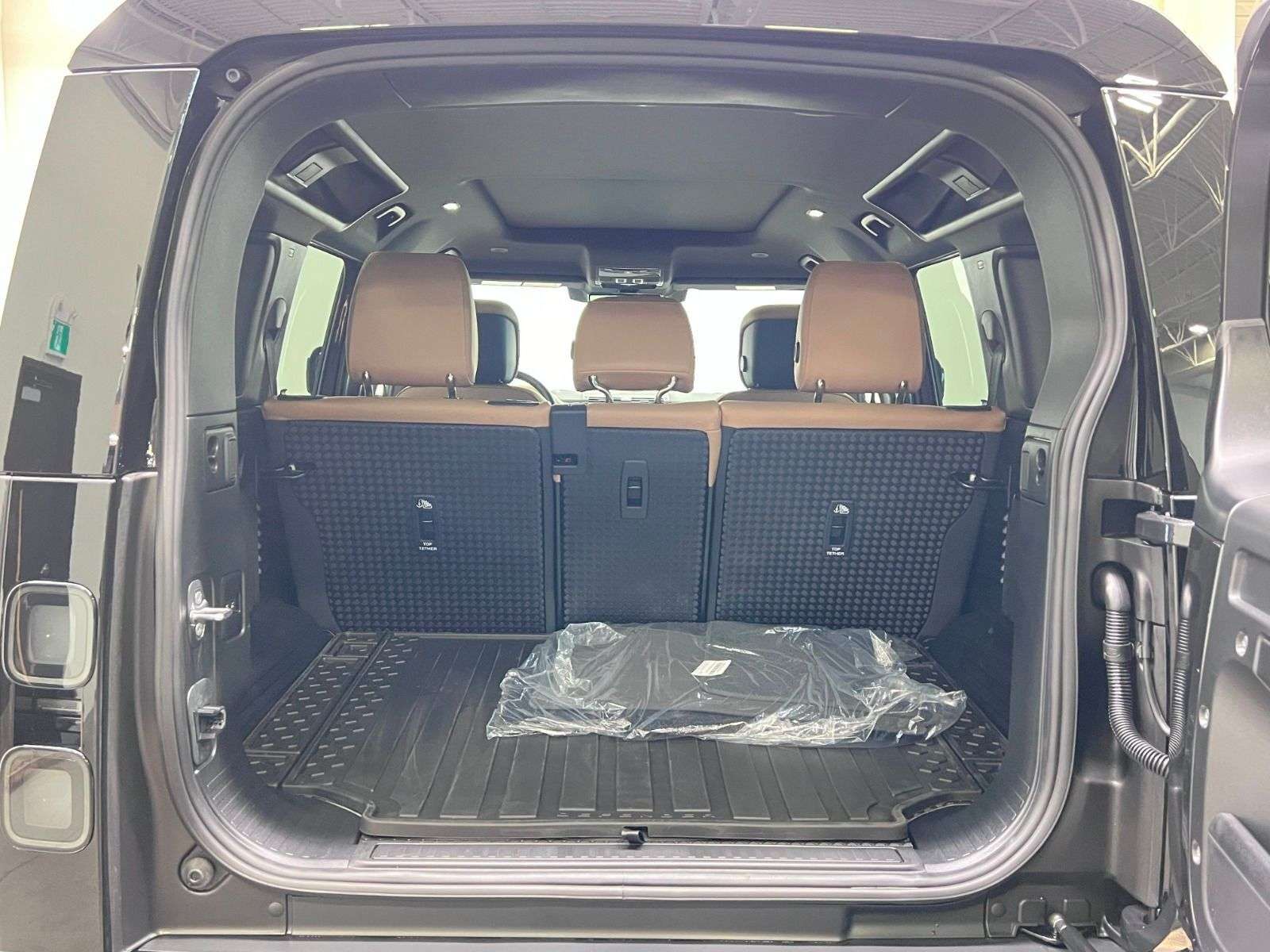 2026 Land Rover Defender 110 P400 X-DYNAMIC SE thumb 15