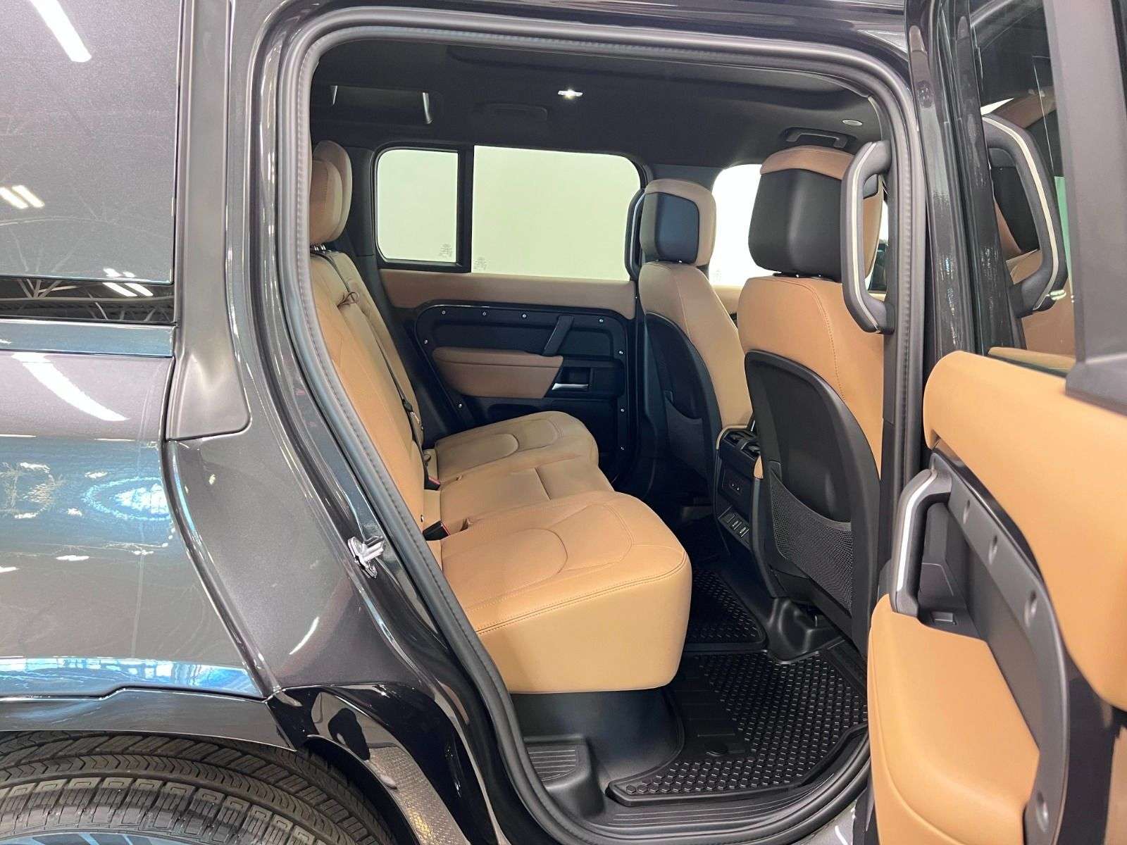 2026 Land Rover Defender 110 P400 X-DYNAMIC SE thumb 23