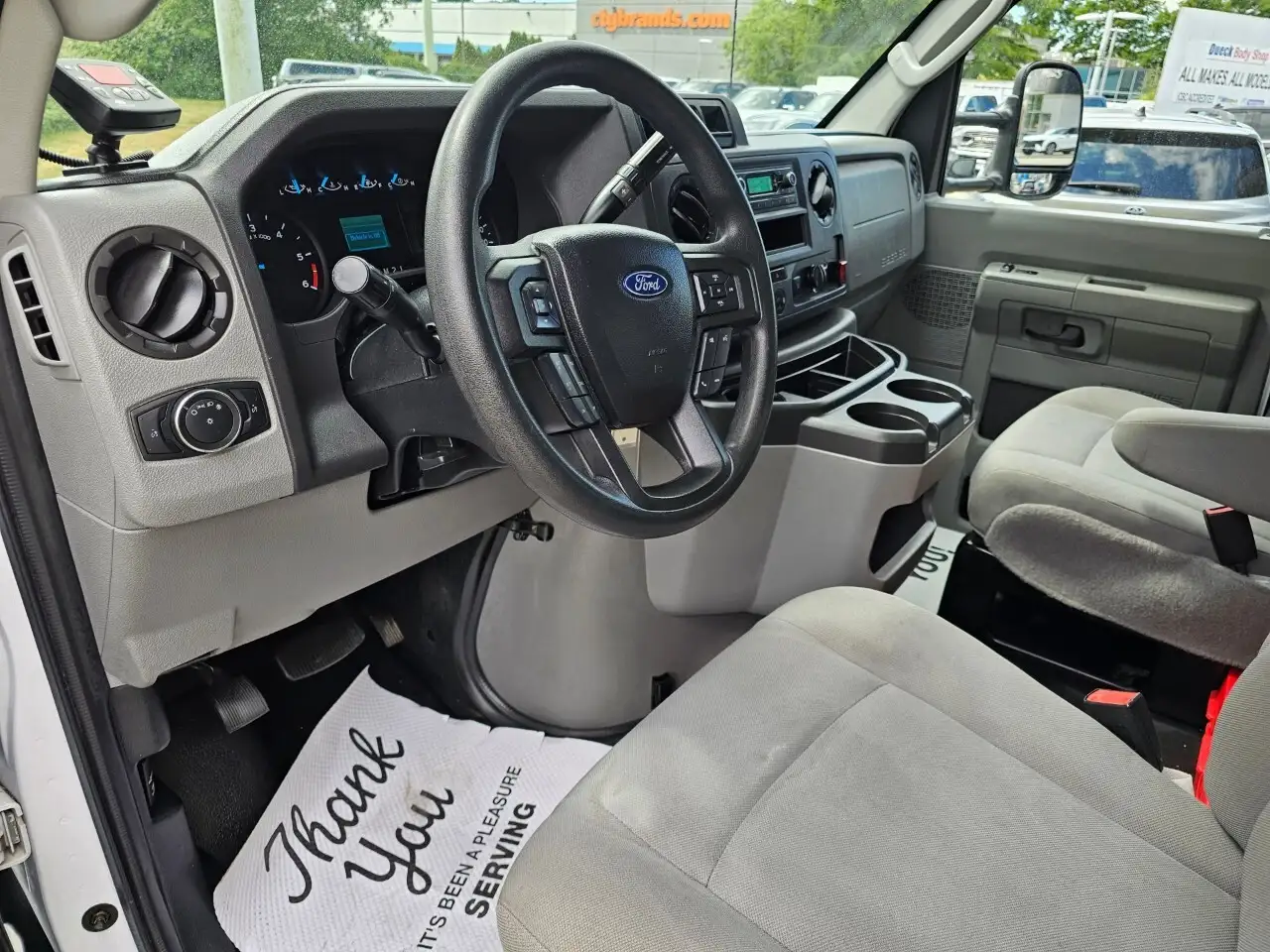 Ford E-Series Cutaway photo Ford E-Series Cutaway