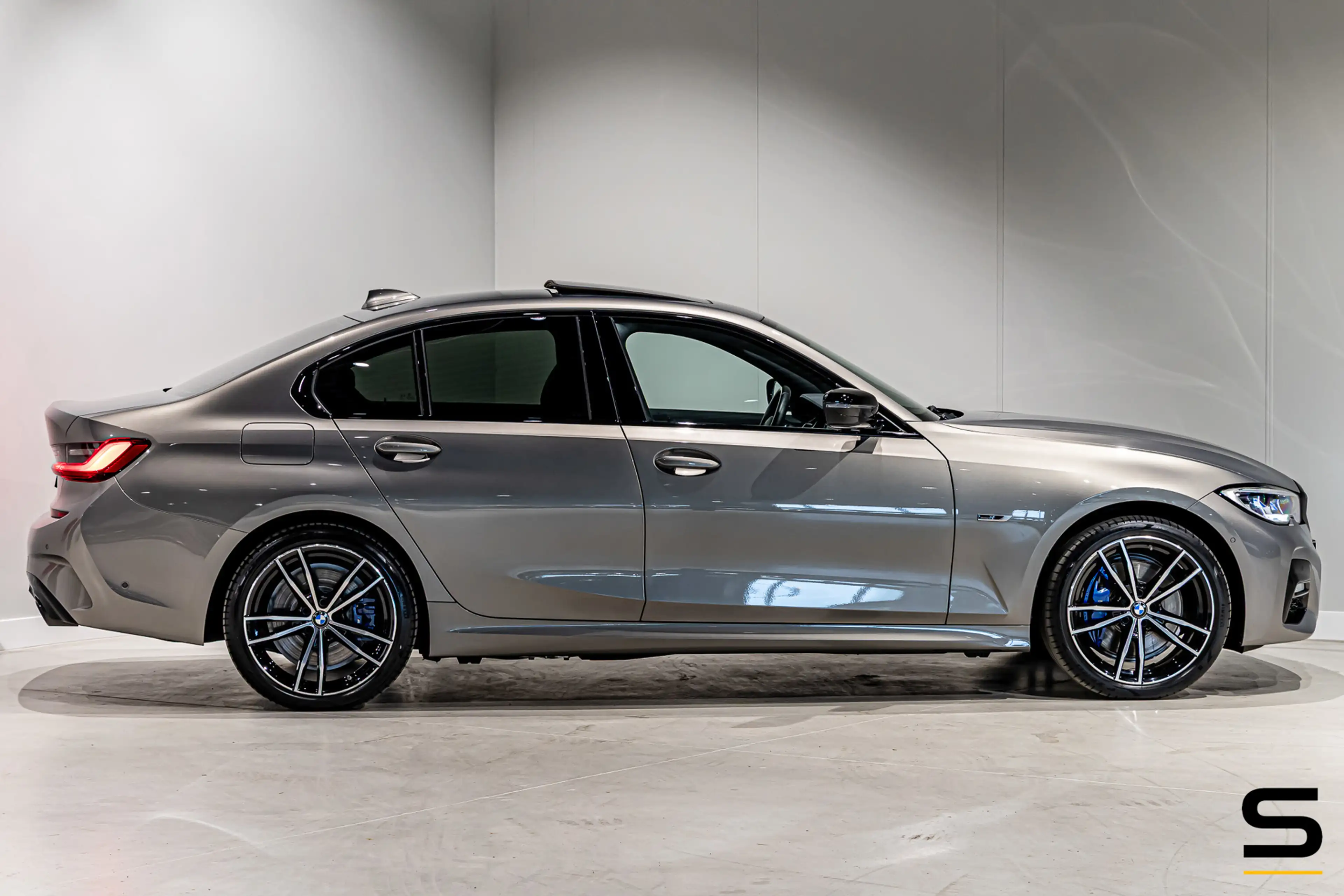 BMW 330 3-serie 330e Business Edition Plus|M-sport|Pano|Ca — photo 18