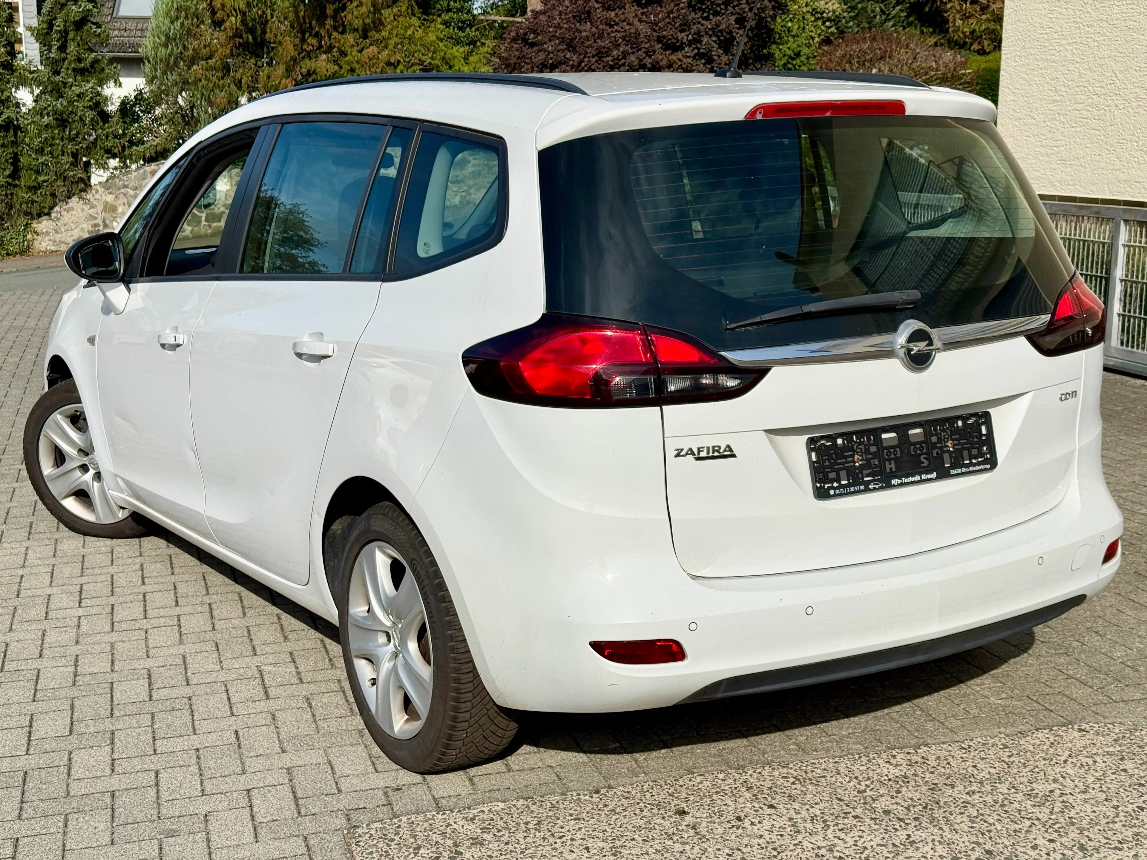 Opel Zafira Tourer Edition 1.6 Diesel Euro 8 *90TKm*PDC*KLIMA — photo 4