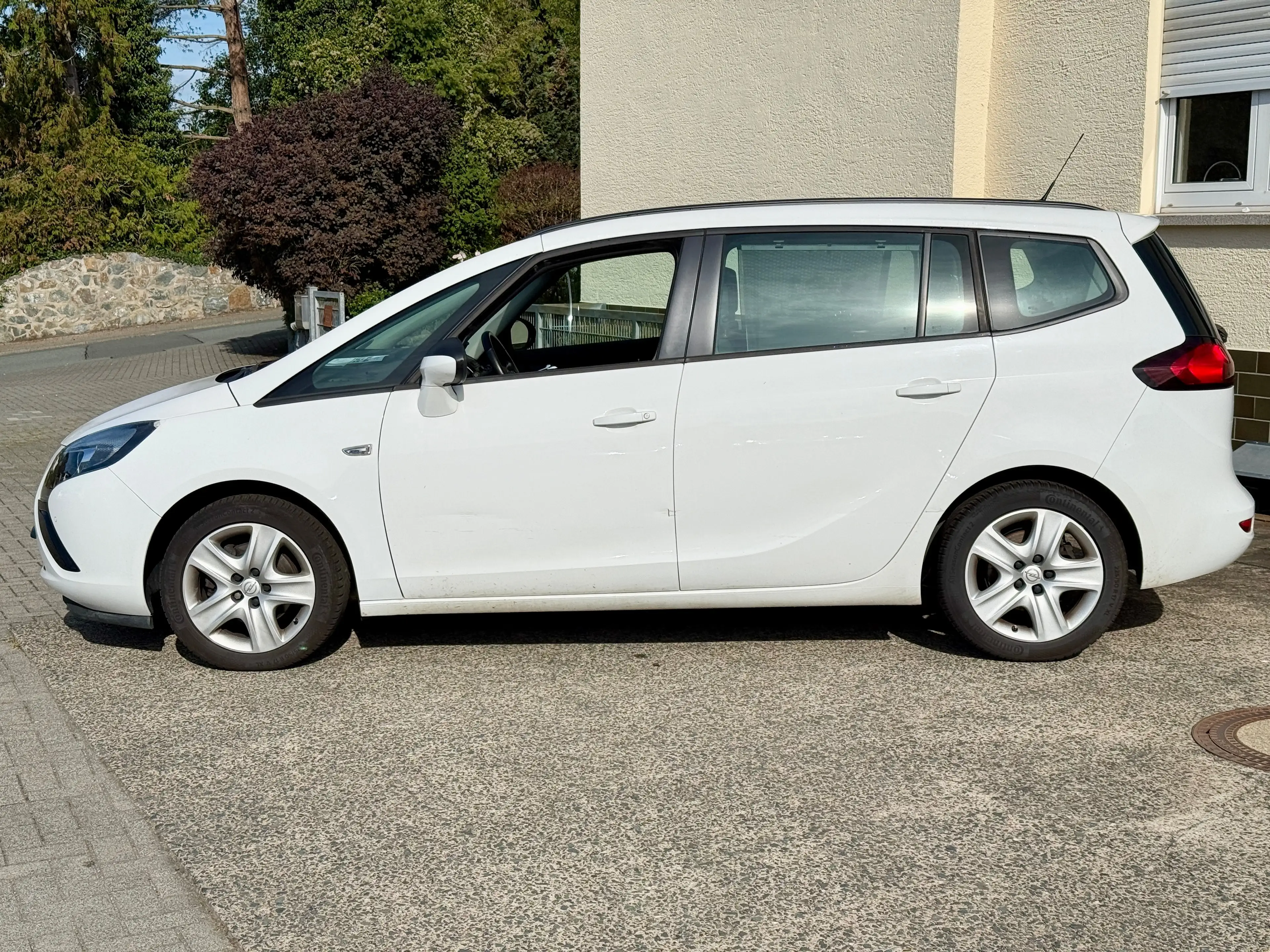 Opel Zafira Tourer Edition 1.6 Diesel Euro 8 *90TKm*PDC*KLIMA — photo 3