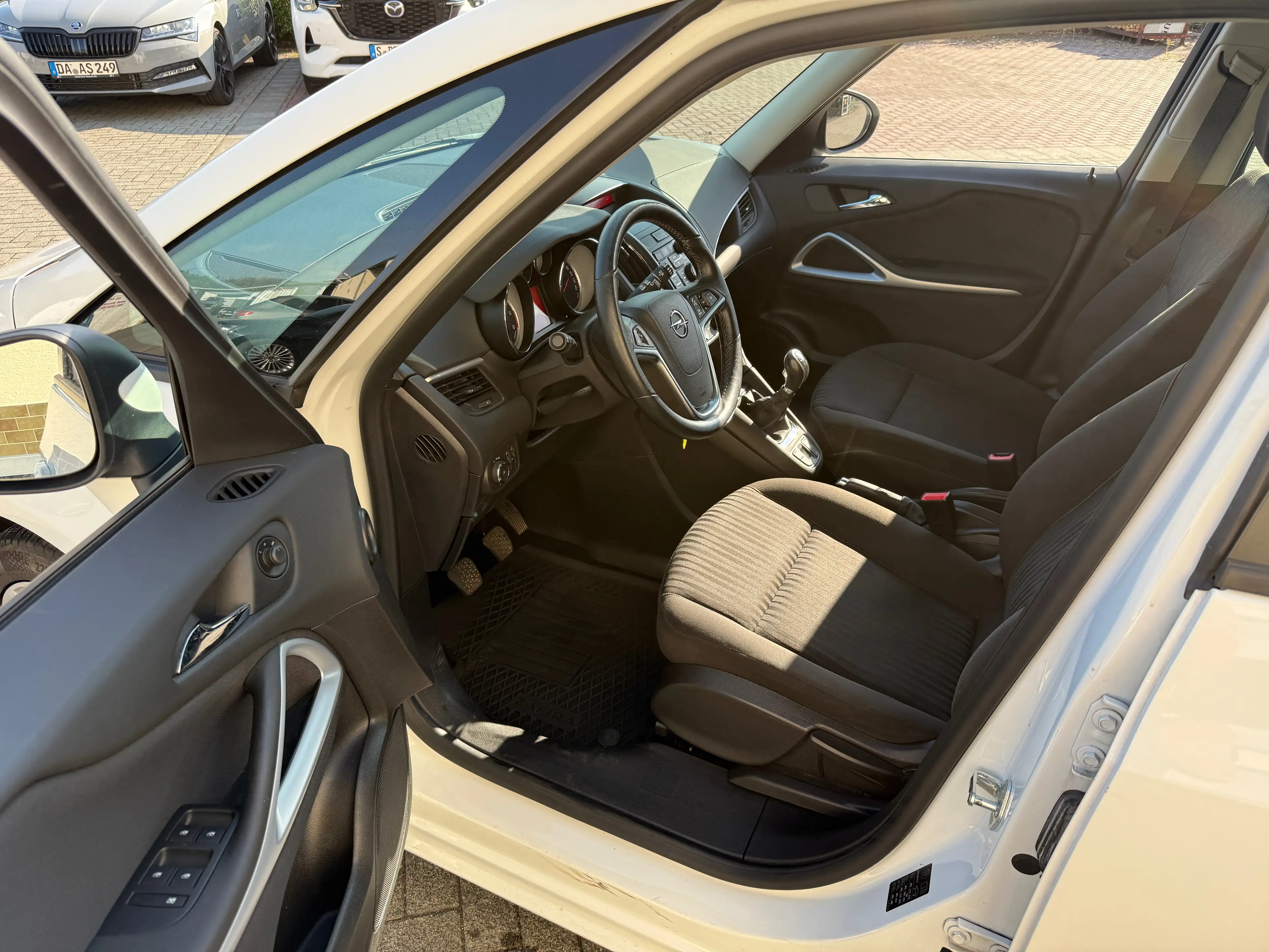 Opel Zafira Tourer Edition 1.6 Diesel Euro 8 *90TKm*PDC*KLIMA — photo 10
