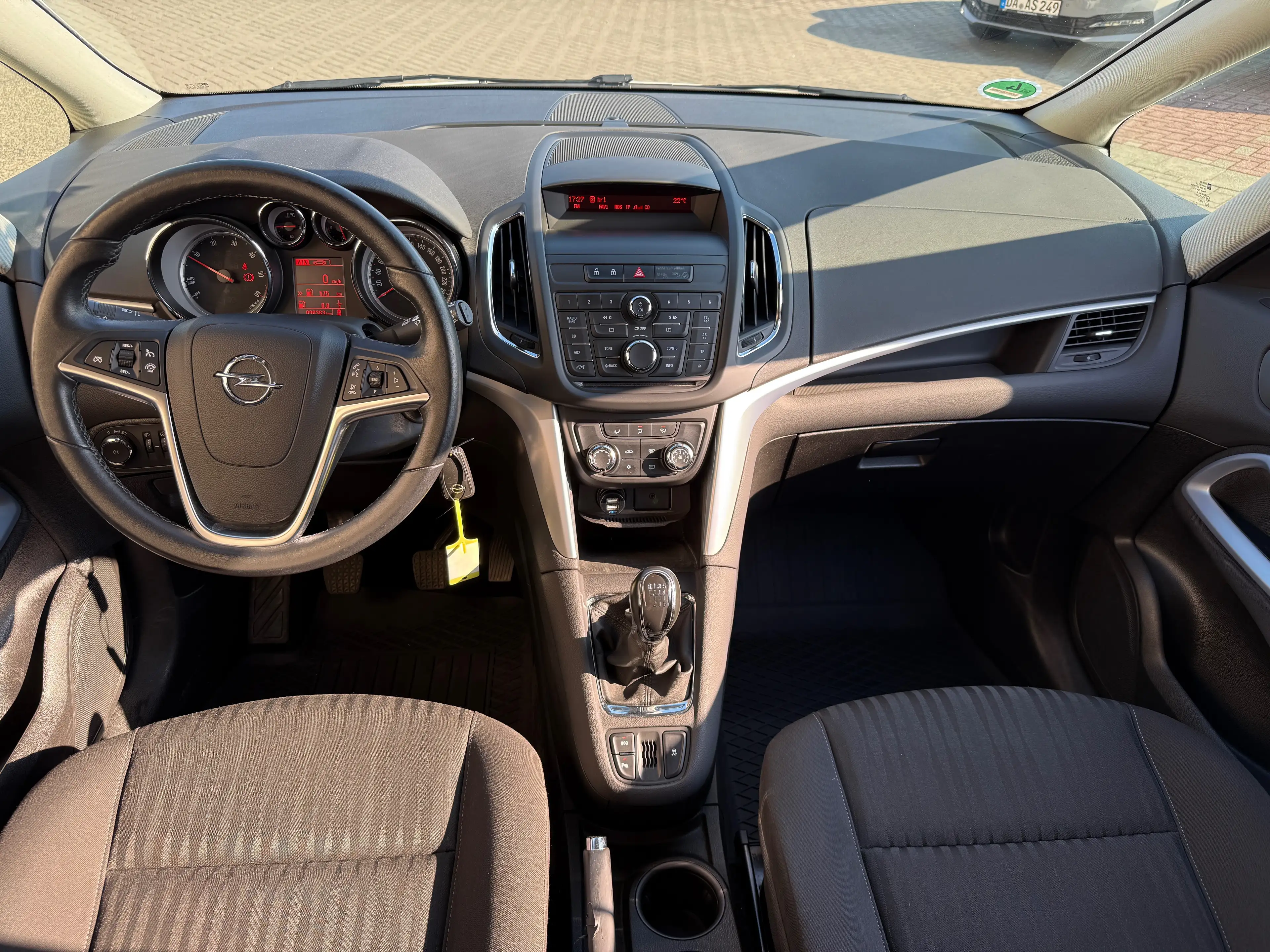 Opel Zafira Tourer Edition 1.6 Diesel Euro 8 *90TKm*PDC*KLIMA — photo 11