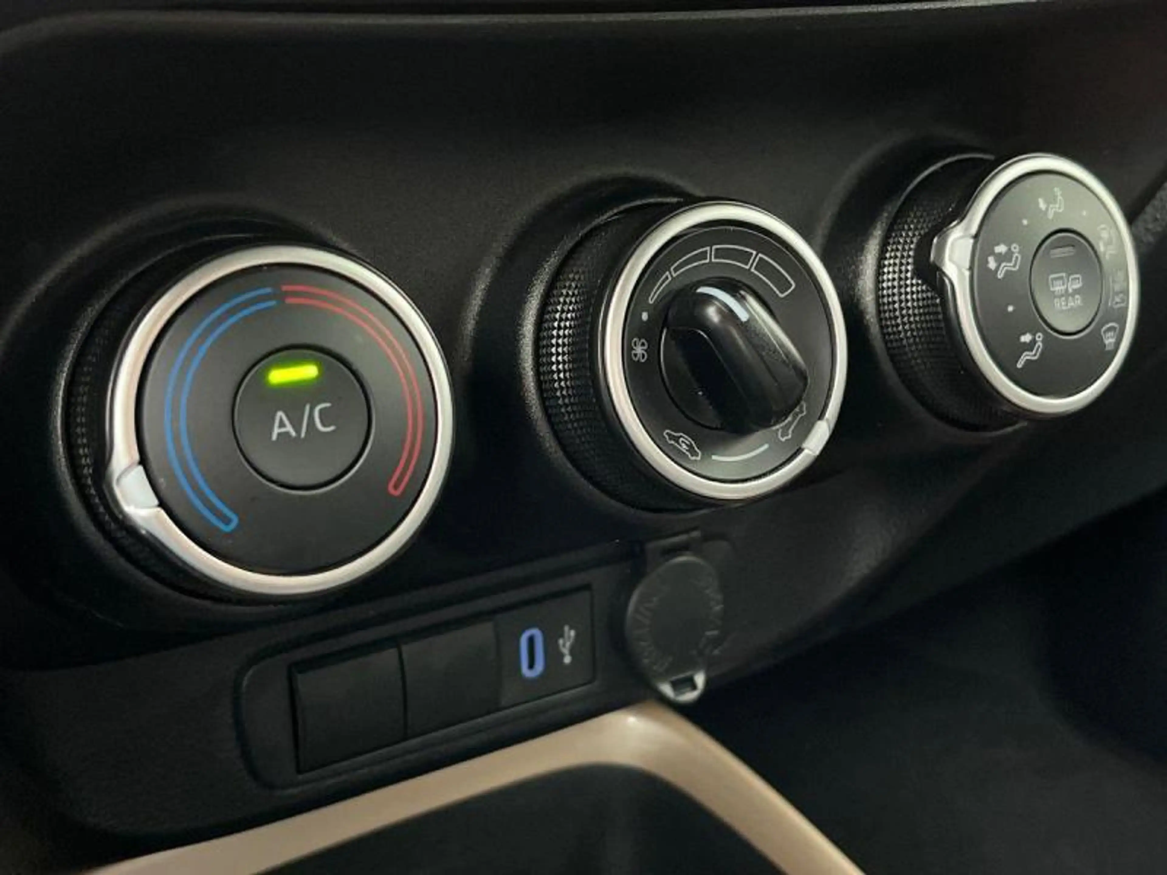 Toyota Aygo X pulse+camera+dab+androidauto+carplay — photo 12