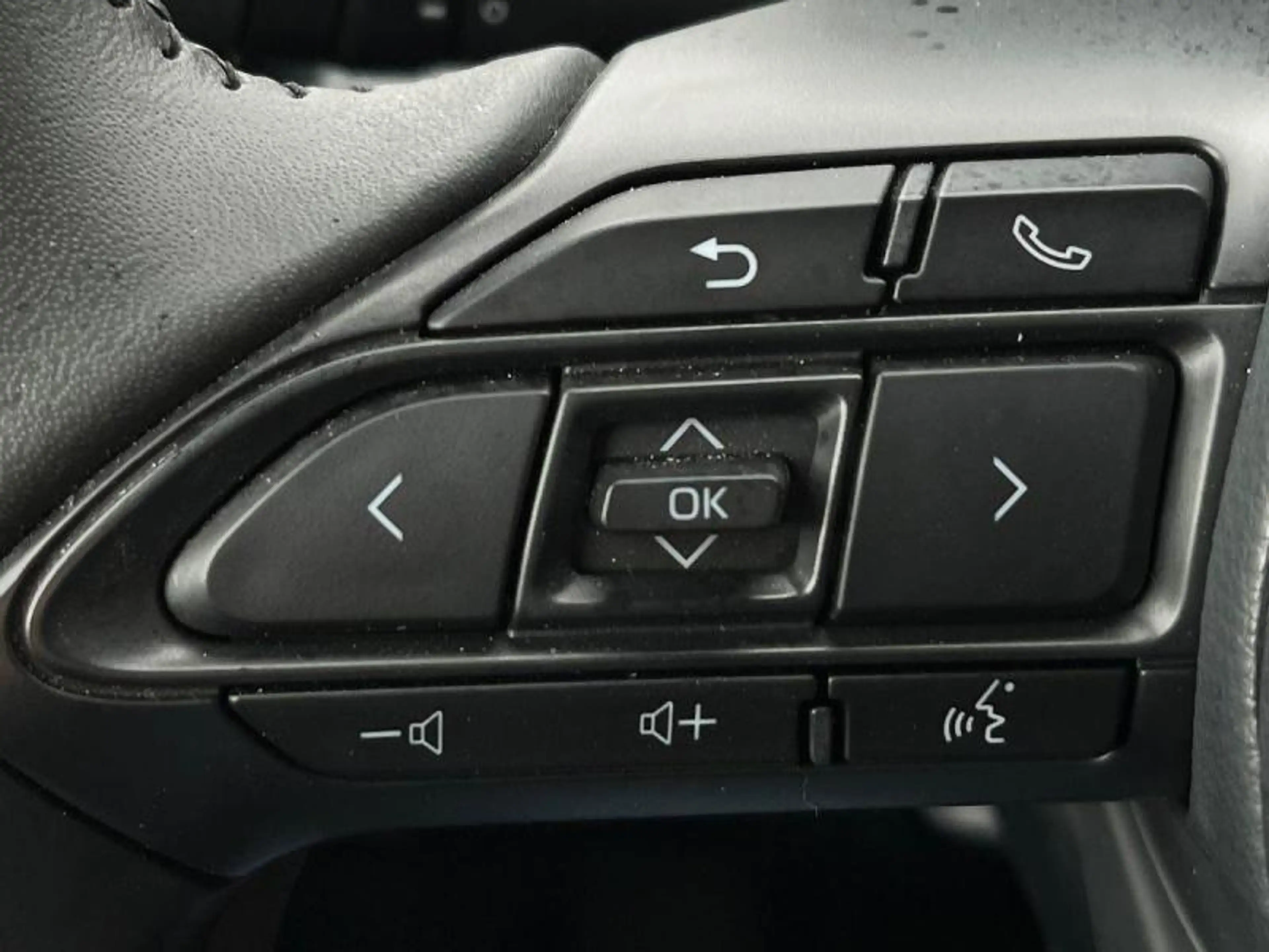 Toyota Aygo X pulse+camera+dab+androidauto+carplay — photo 13
