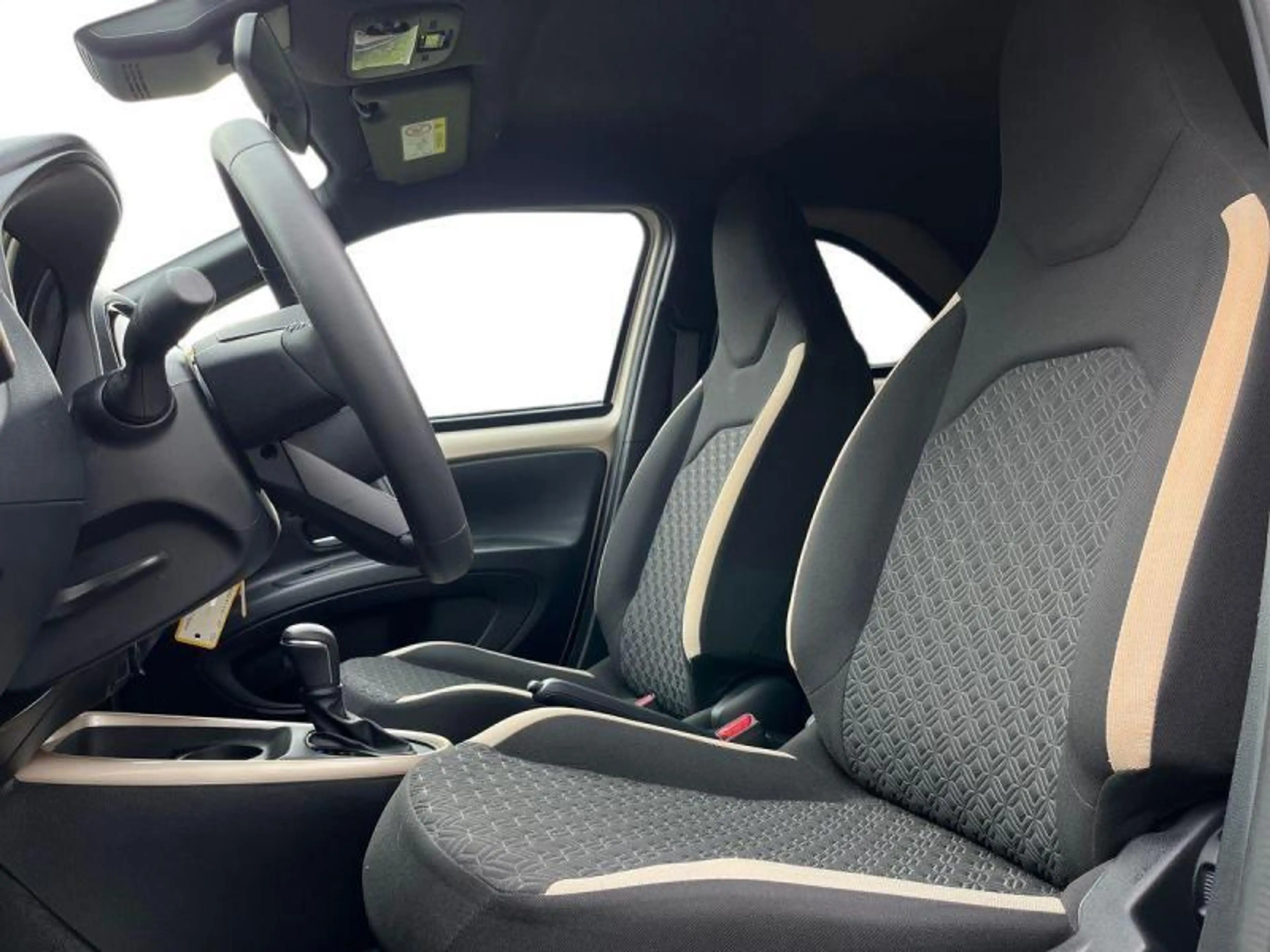 Toyota Aygo X pulse+camera+dab+androidauto+carplay — photo 7