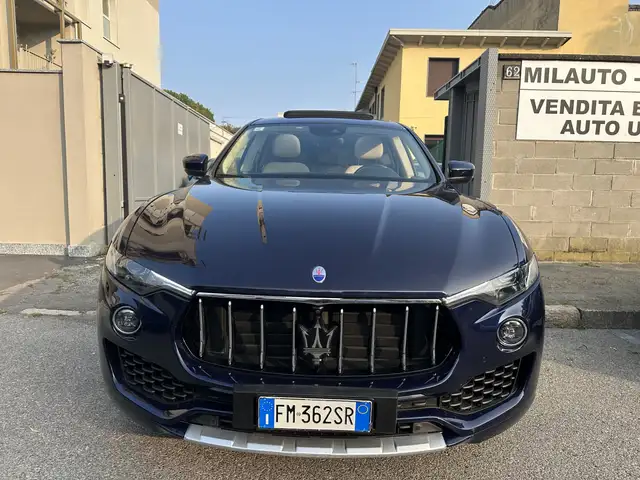 Maserati Levante 3.0 V6 AWD Granlusso 350cv auto