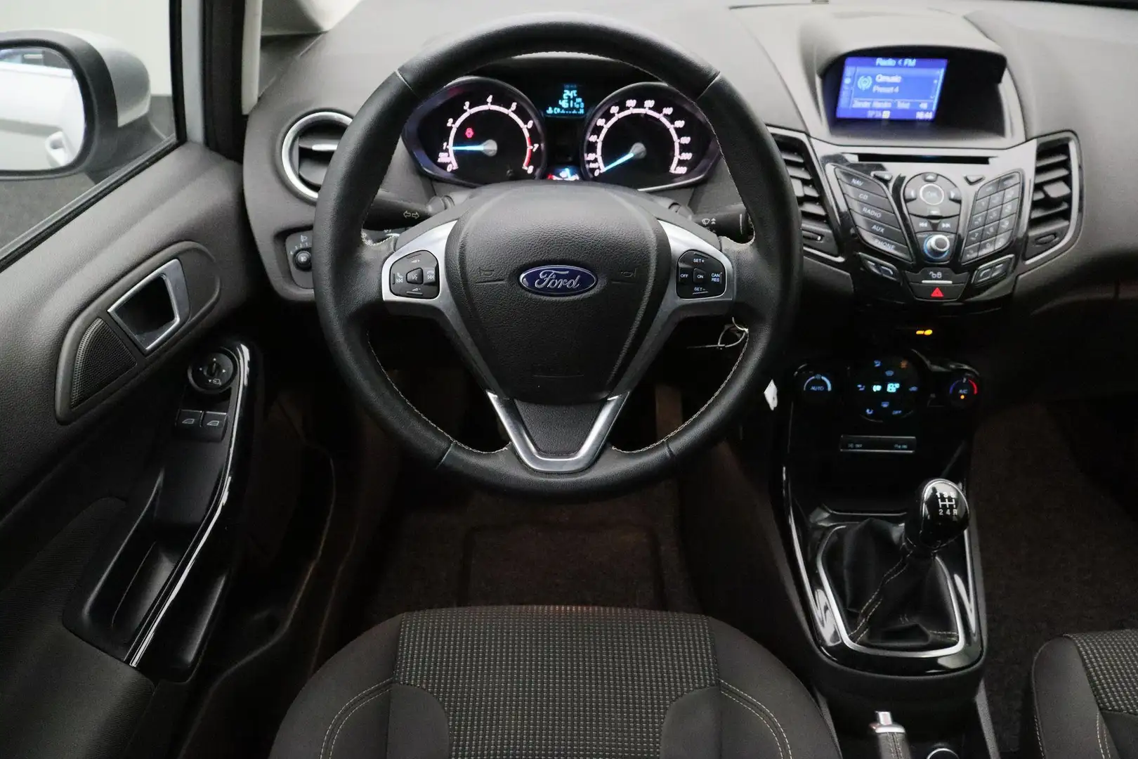 Ford Fiesta 1.0 EcoBoost Titanium 2017 | Airco | Navigatie | P Grijs - 2