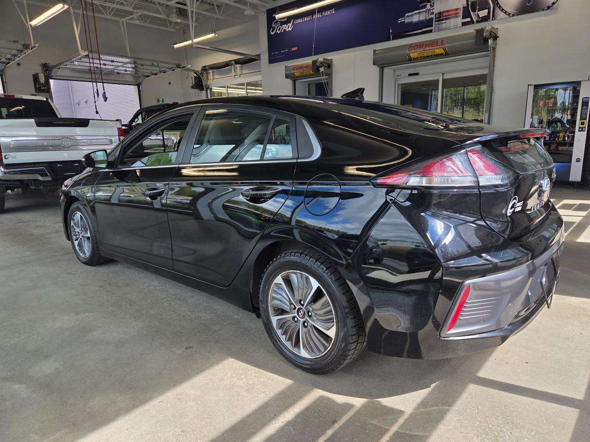 2020 Hyundai IONIQ Ultimate Hatchback — photo 1