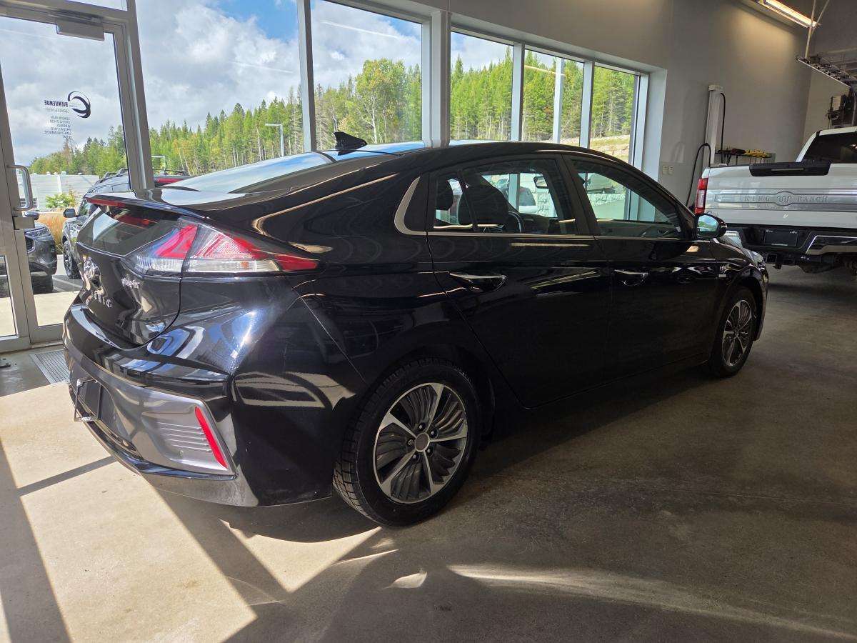 2020 Hyundai IONIQ Ultimate Hatchback — photo 1