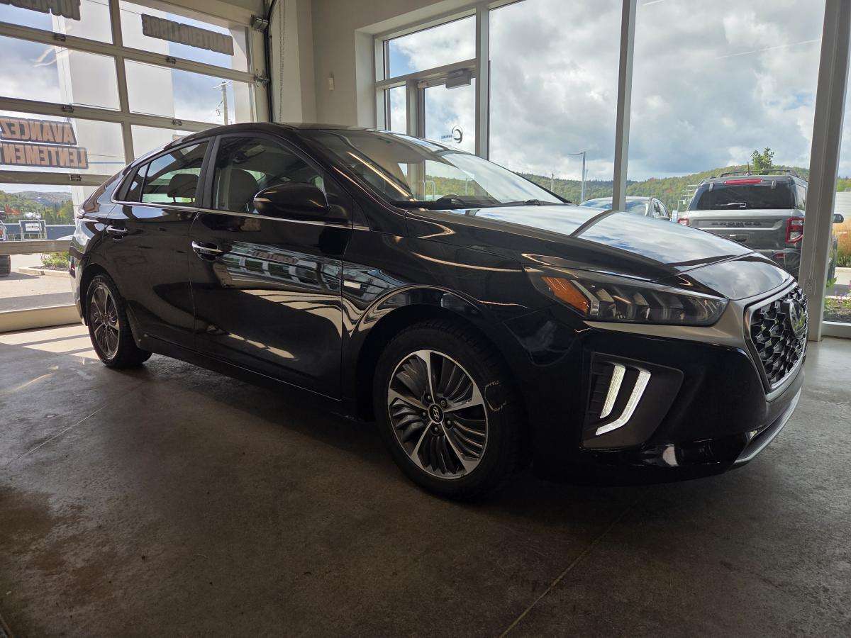 2020 Hyundai IONIQ Ultimate Hatchback — photo 1