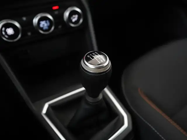 Dacia Sandero view 10