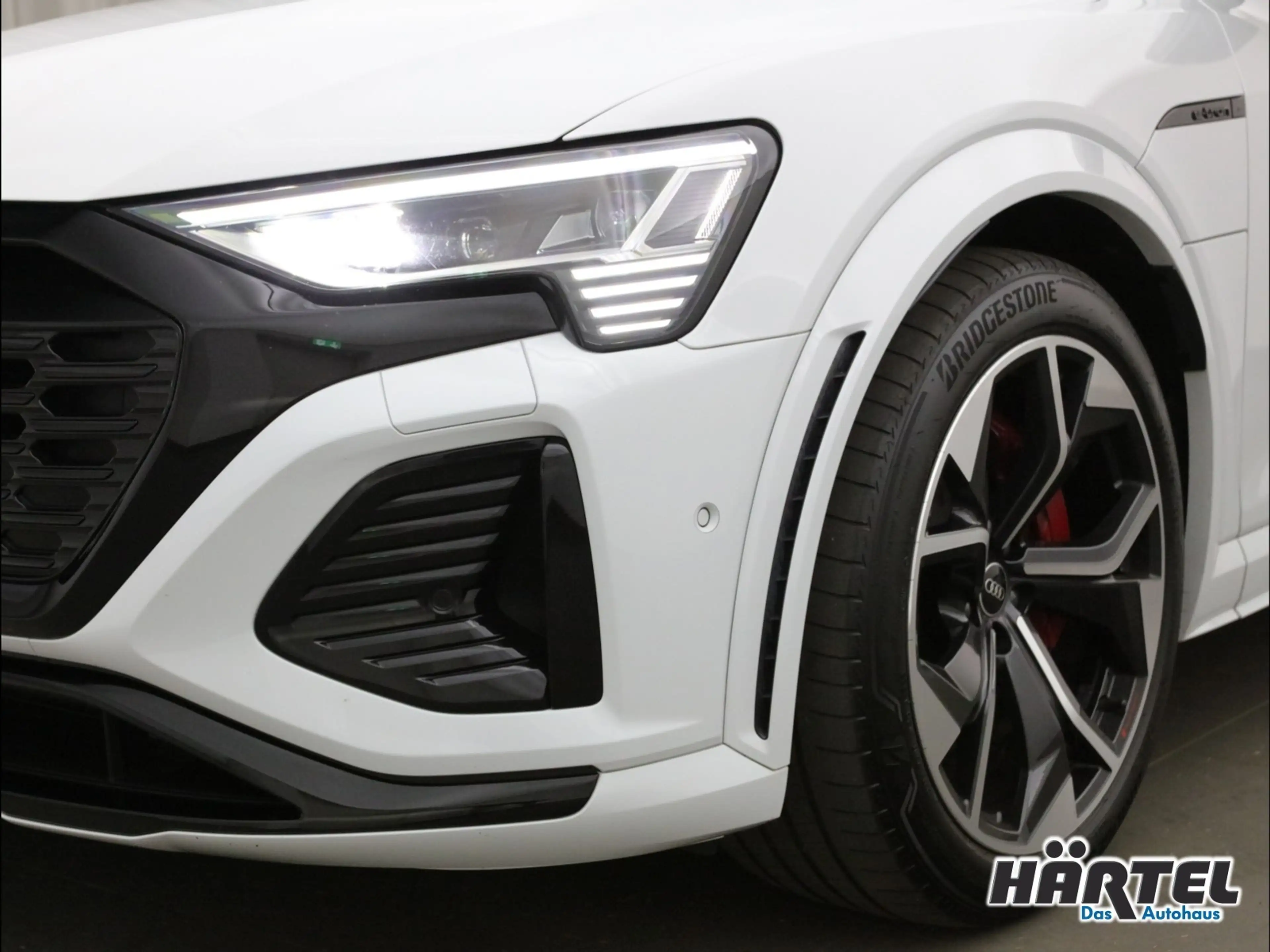 Audi SQ8 E-TRON SPORTBACK QUATTRO 106 KWH AUTOMATIK LED — photo 4