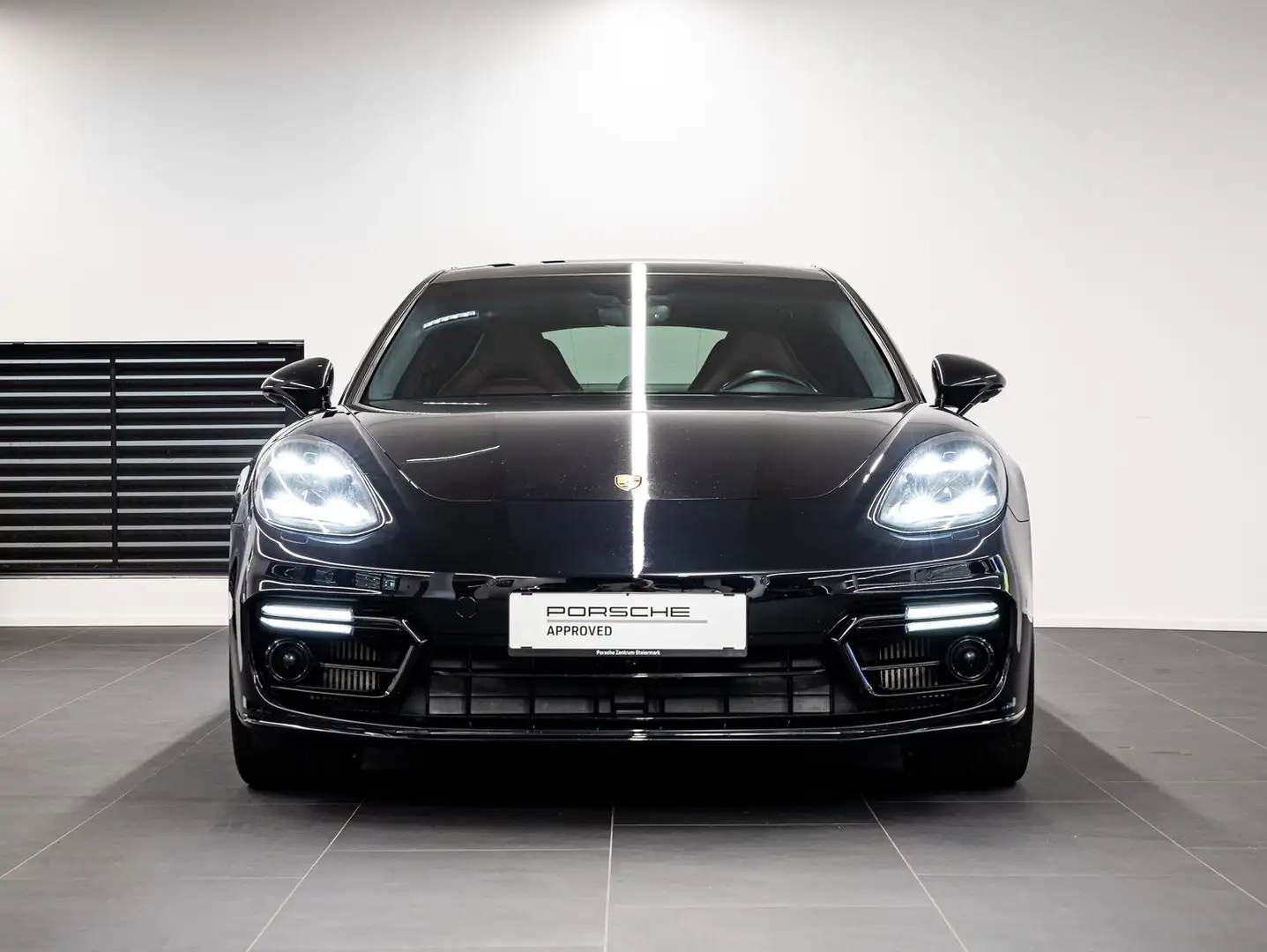 Porsche Panamera Turbo S E-Hybrid Schwarz - 2