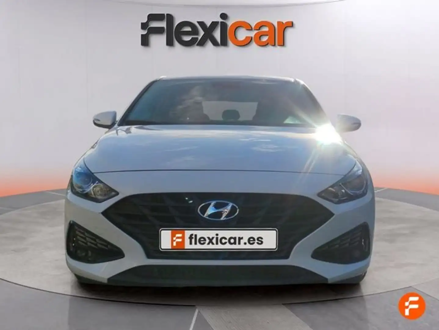 Hyundai i30 1.5 DPI Essence 110 Blanc - 2