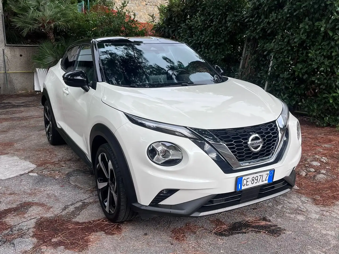 Nissan Juke Juke 1.0 dig-t N-Connecta 114cv Bianco - 1