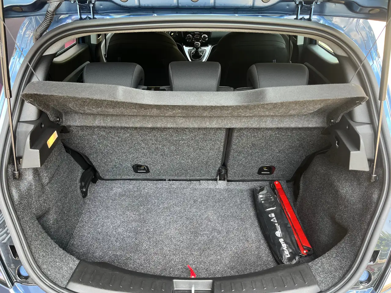 Lancia Ypsilon 2023 — фото 15