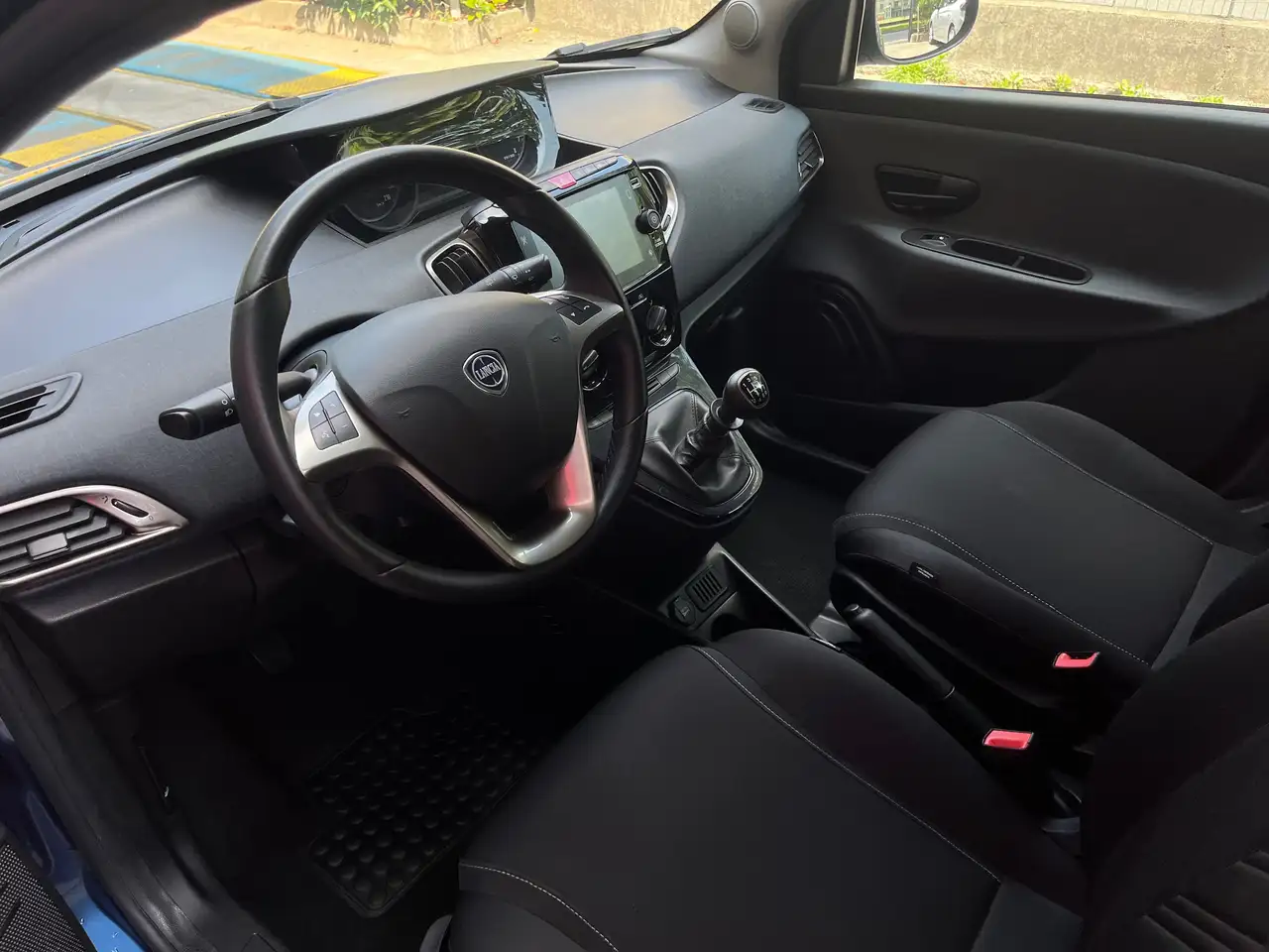 Lancia Ypsilon 2023 — фото 7