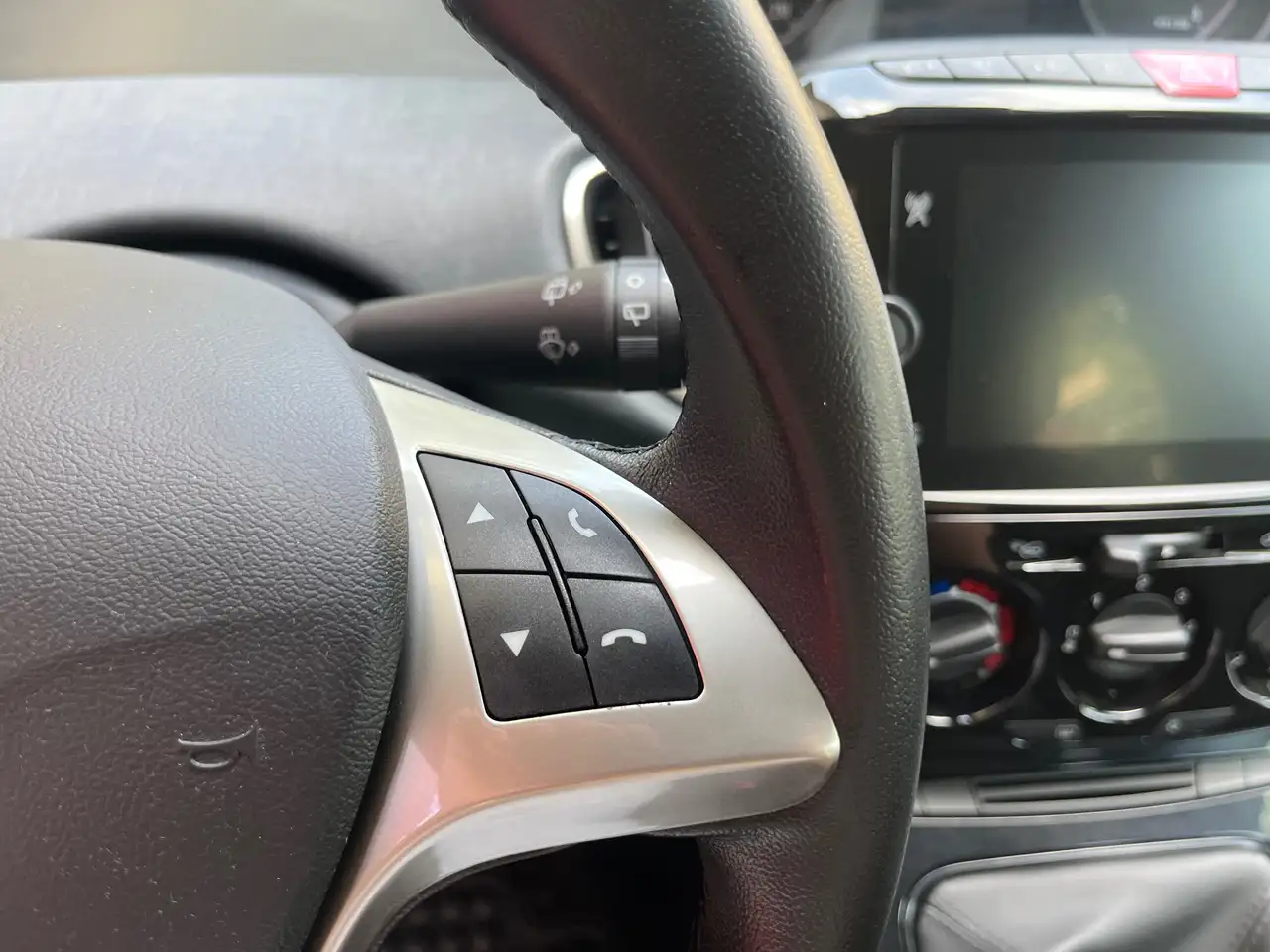 Lancia Ypsilon 2023 — фото 10